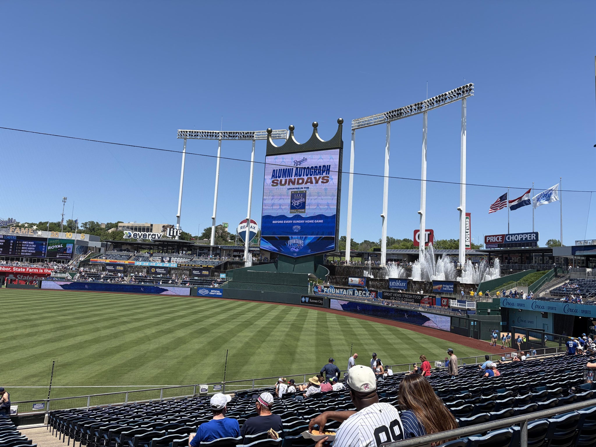 Vue réelle des fans prise de la Section 241 au site Kauffman Stadium par Brandon S