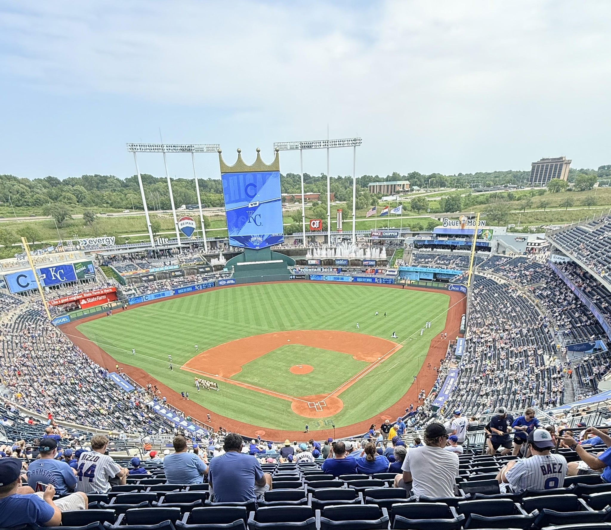 Vue réelle des fans prise de la Section 420 R au site Kauffman Stadium par Cynthia W