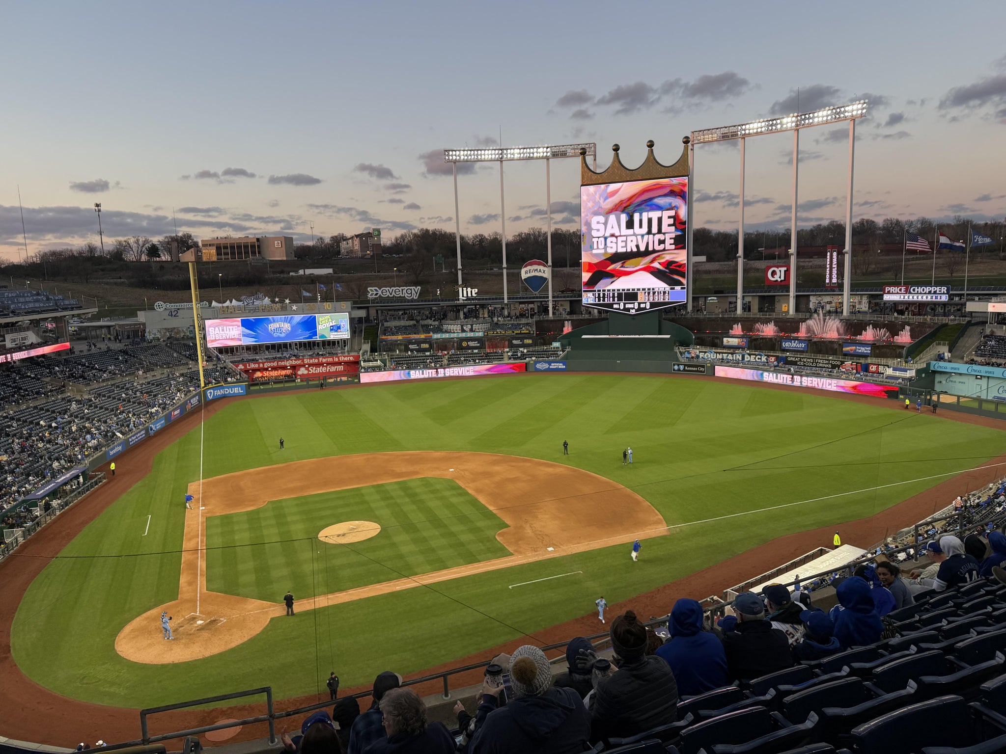 Vue réelle des fans prise de la Section 427 au site Kauffman Stadium par Ashley S