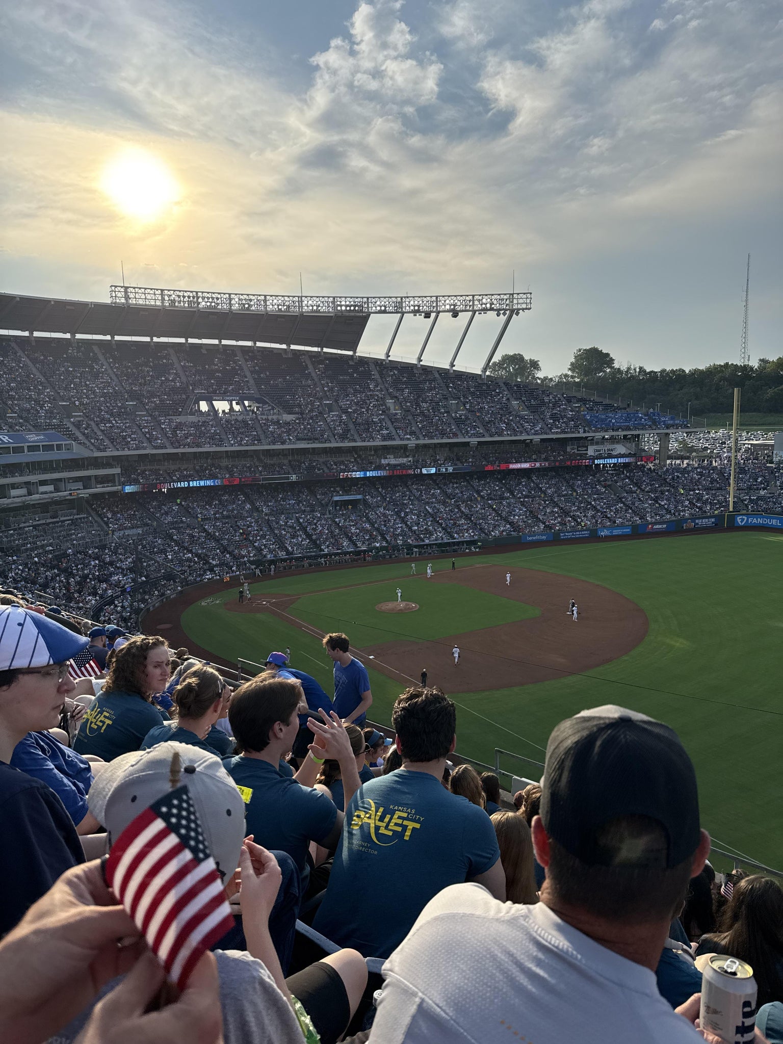 Vue réelle des fans prise de la Section 437 au site Kauffman Stadium par Marissa B