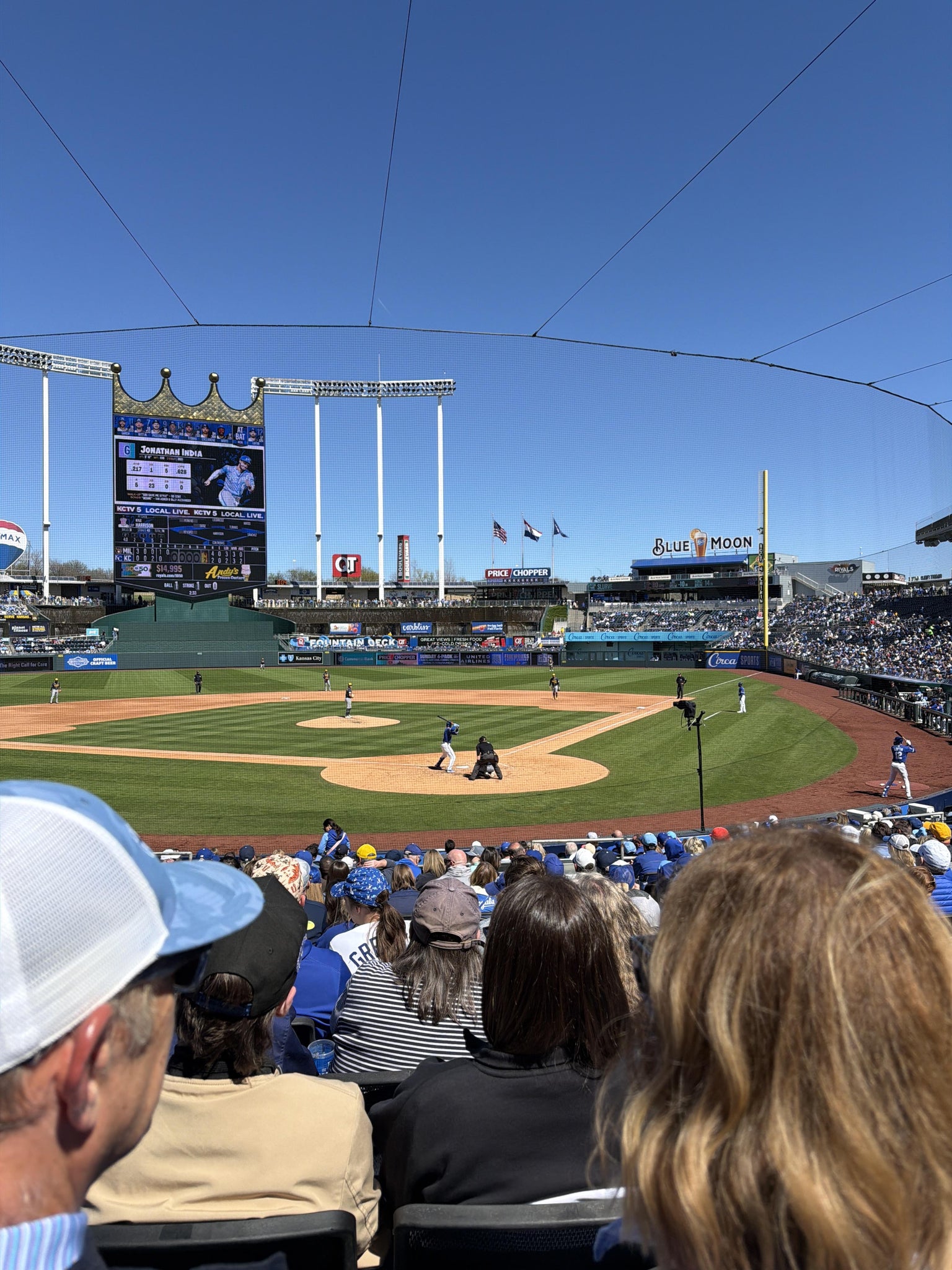 Vue réelle des fans prise de la UMB Diamond Club 126 au site Kauffman Stadium par Megan S