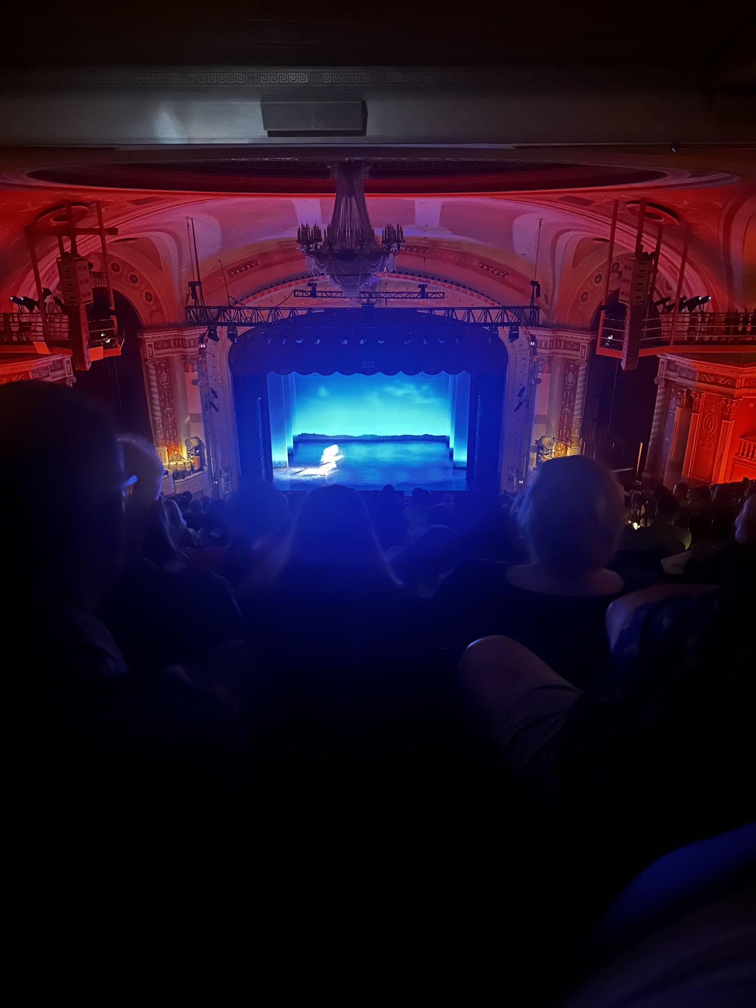 Vue réelle des fans prise de la Balcony Center au site KeyBank State Theatre at Playhouse Square par Delvonte G