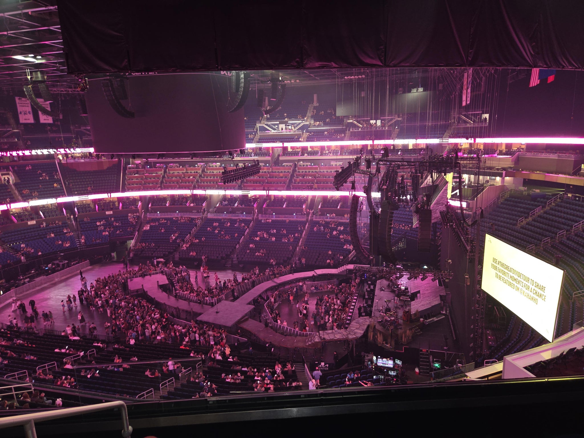 Vue réelle des fans prise de la Section 206 au site Kia Center par Rachel M