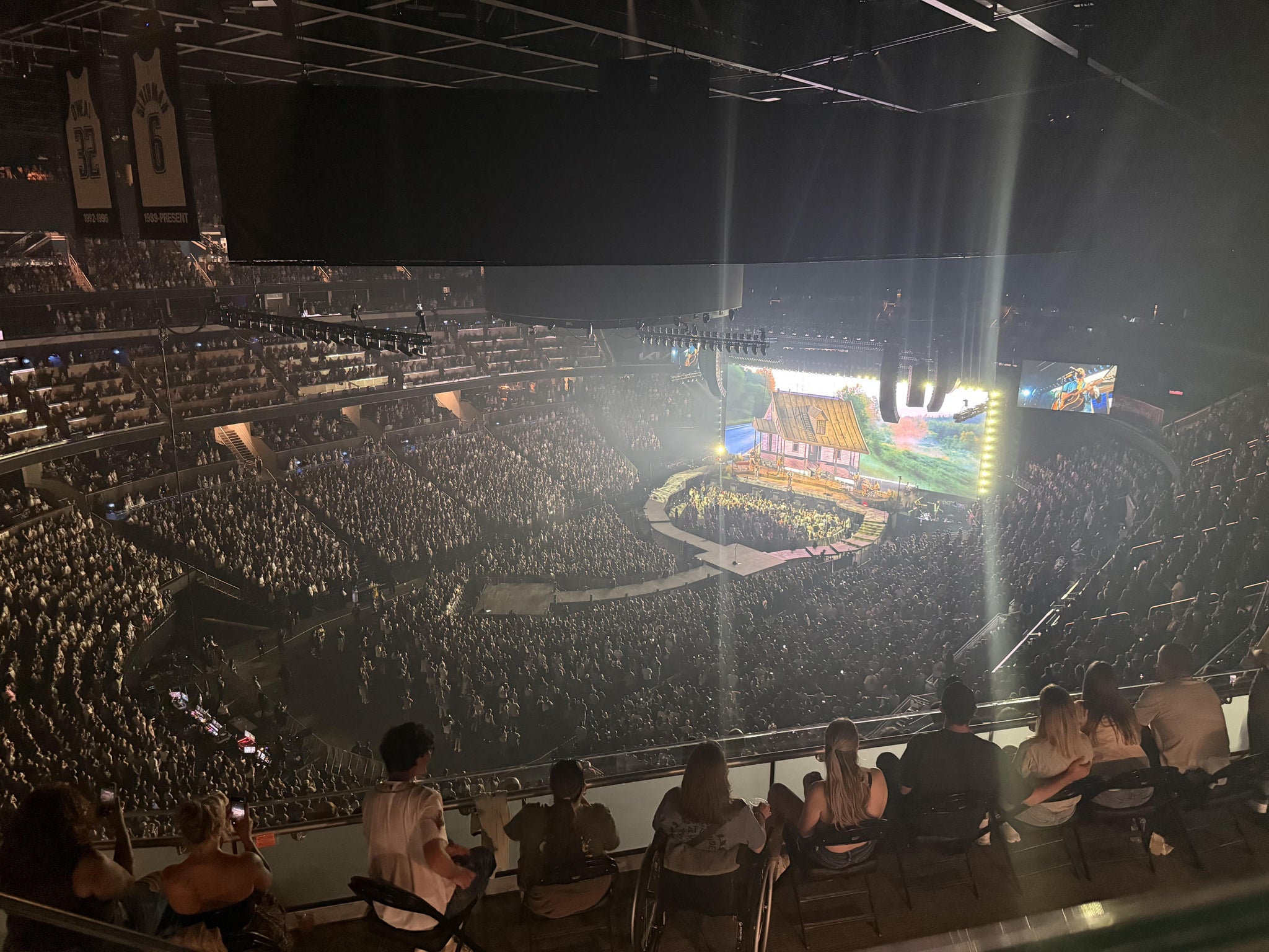 Vue réelle des fans prise de la Section 213 au site Kia Center par Andrea T