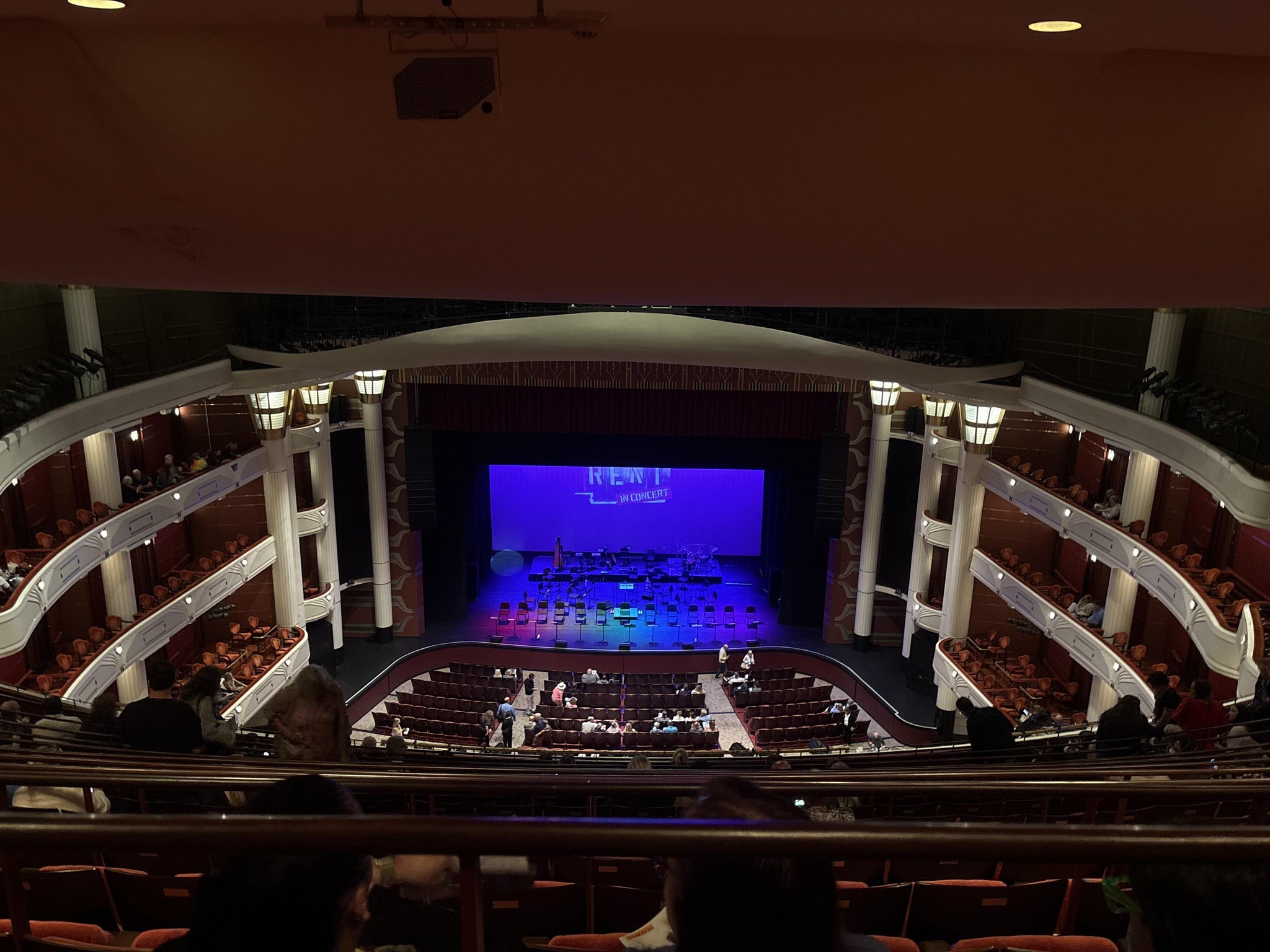 Vue réelle des fans prise de la Balcony au site Kravis Center Dreyfoos Hall par Naomi G