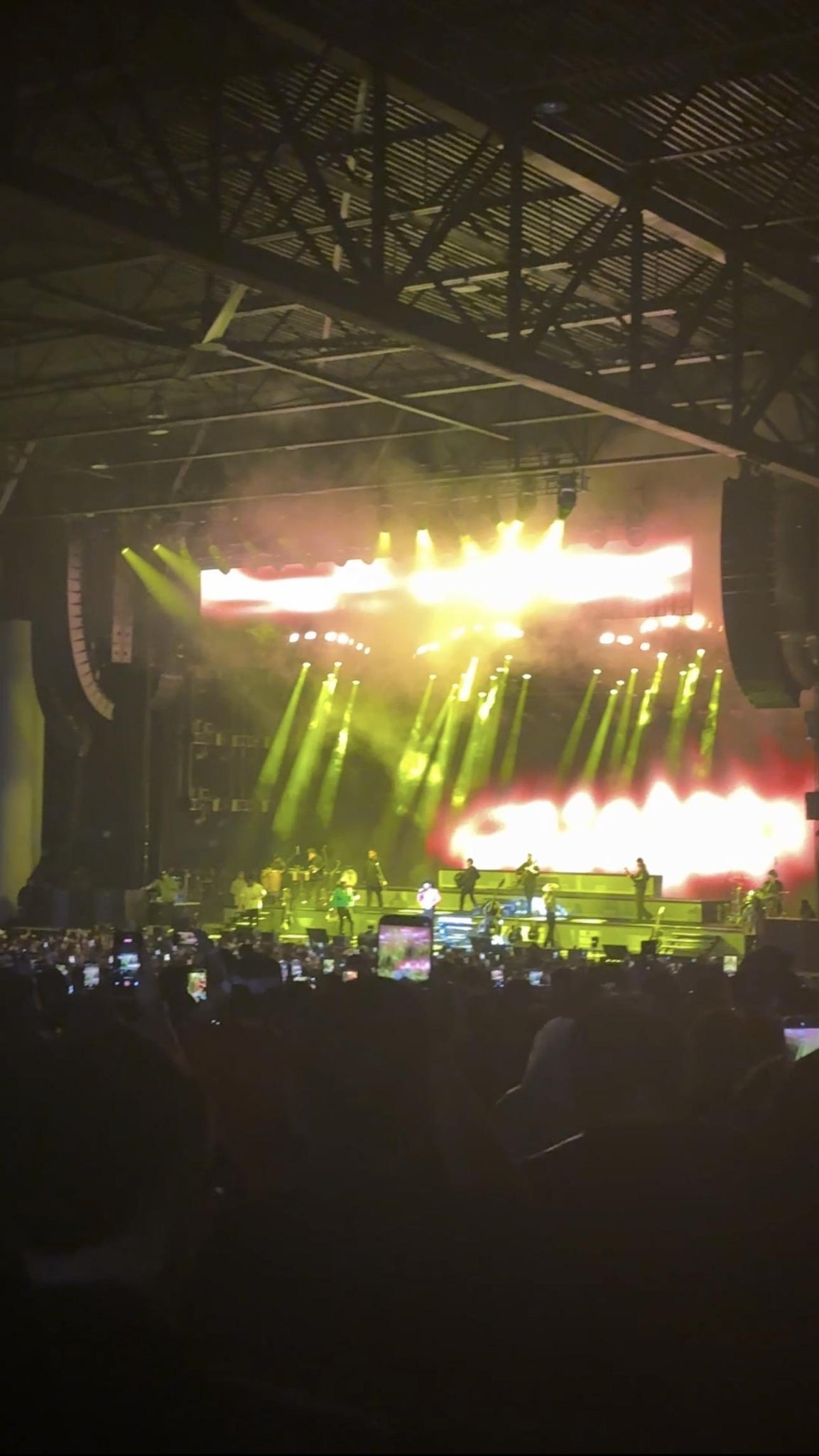 Vue réelle des fans prise de la Section 202 au site Lakewood Amphitheatre par Vidalia L