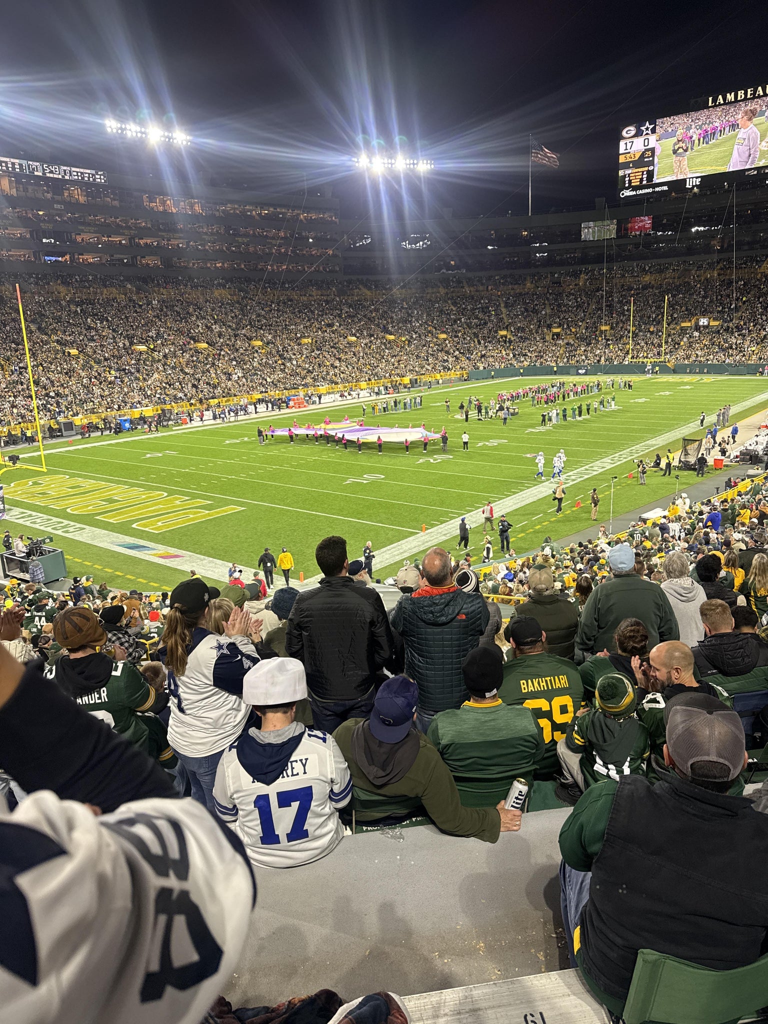 Vue réelle des fans prise de la Section 131 au site Lambeau Field par Roberto C