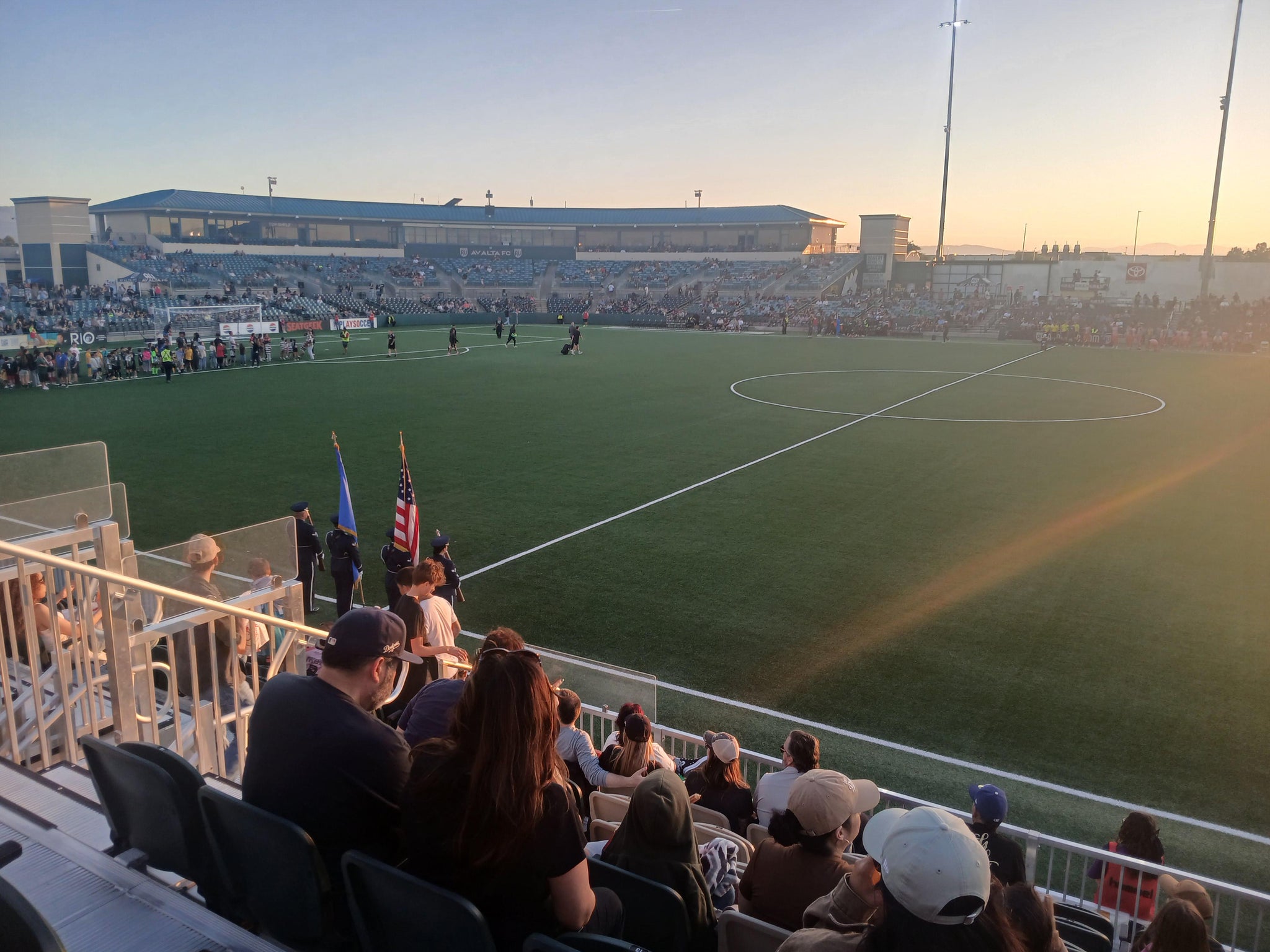 Vue réelle des fans prise de la Section 126 au site Lancaster Municipal Stadium par Viviana R