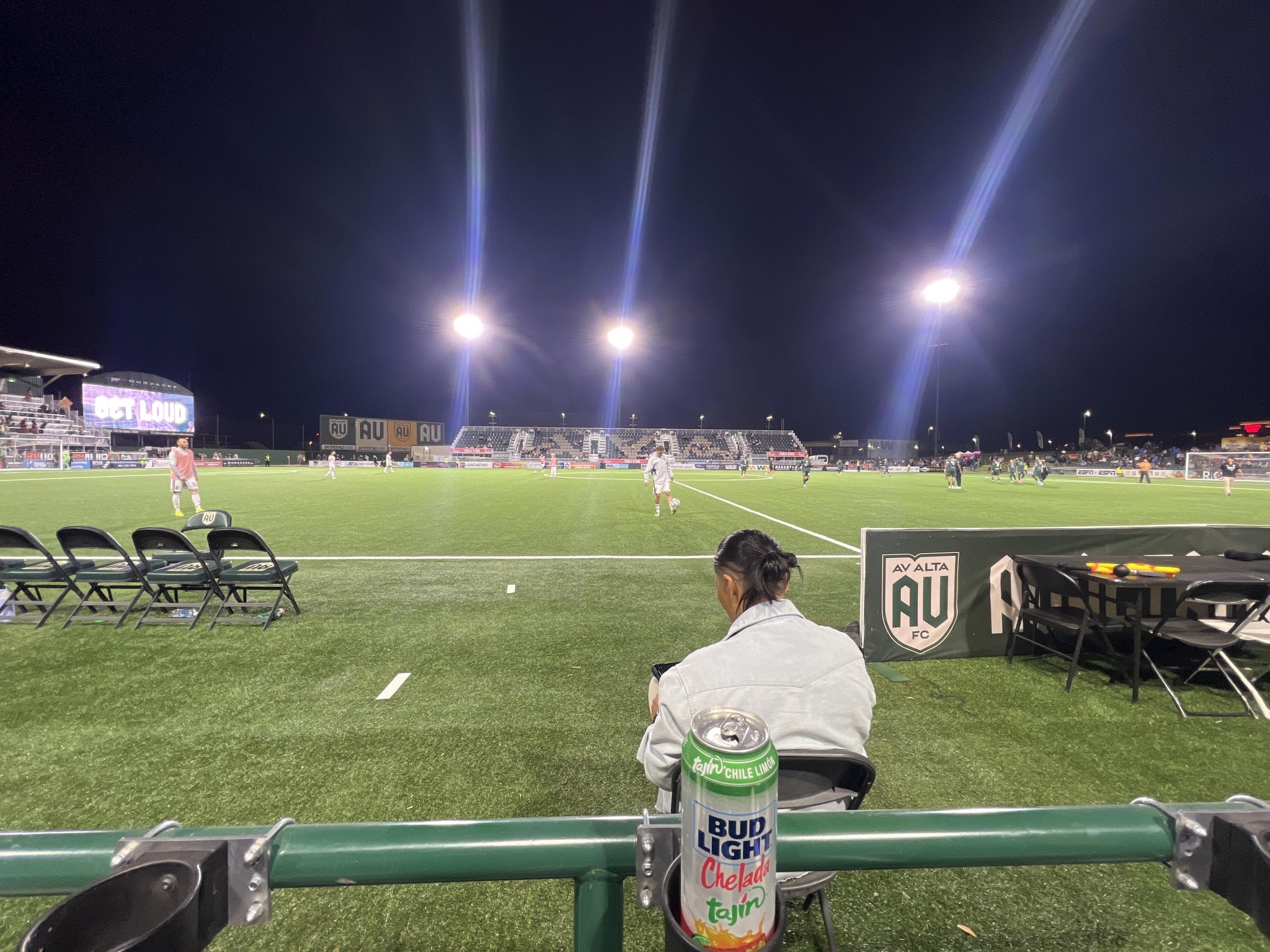 Vue réelle des fans prise de la Club Alta 117 au site Lancaster Municipal Stadium par Joseph N