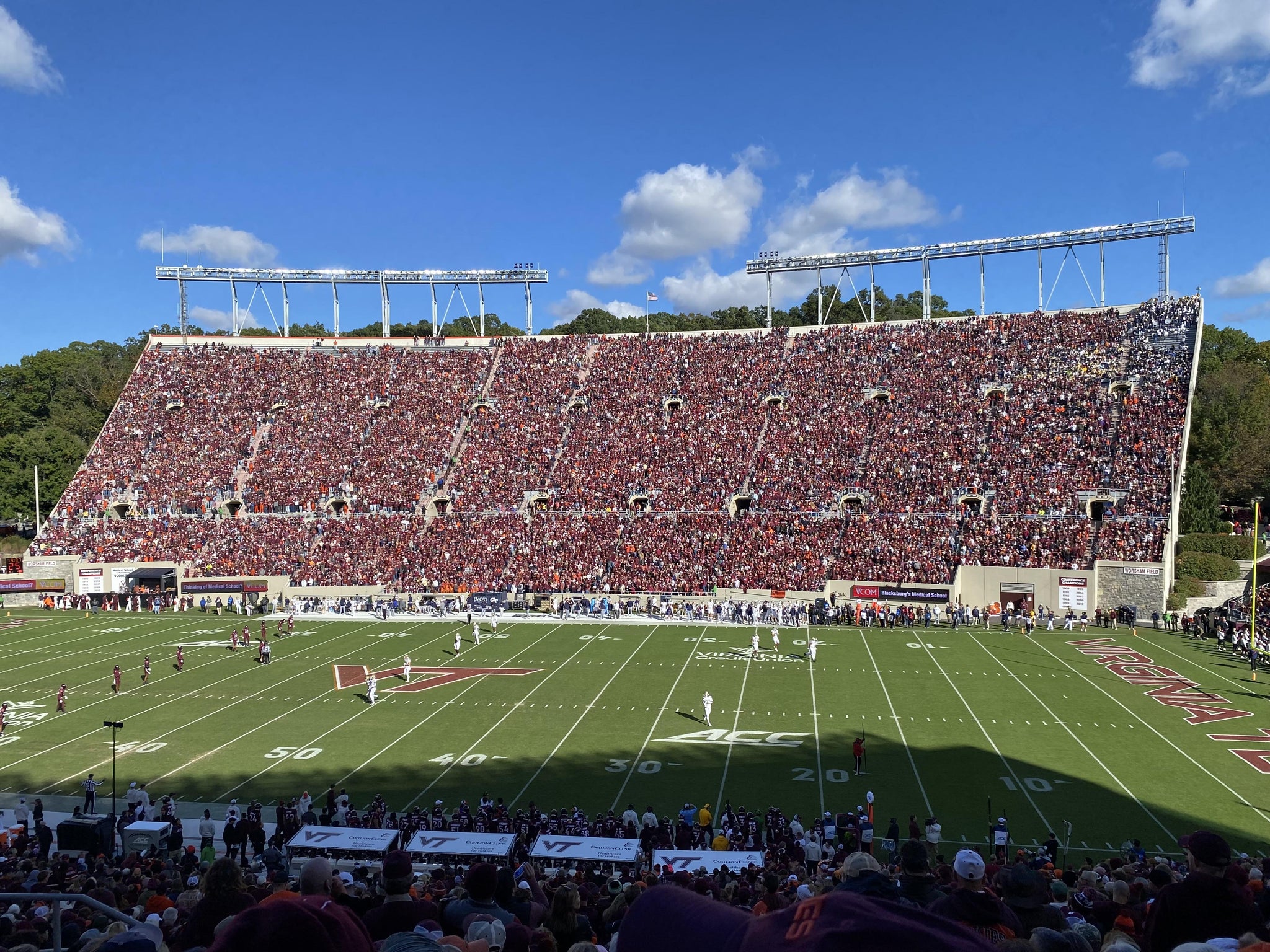 Vue réelle des fans prise de la Section 109 au site Lane Stadium par Jennifer P