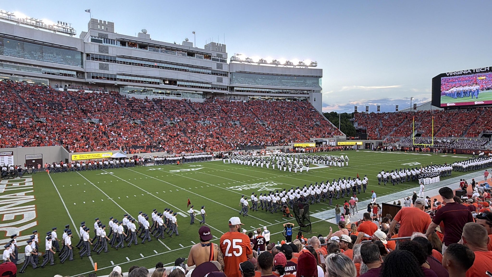 Vue réelle des fans prise de la Section 135 au site Lane Stadium par William S