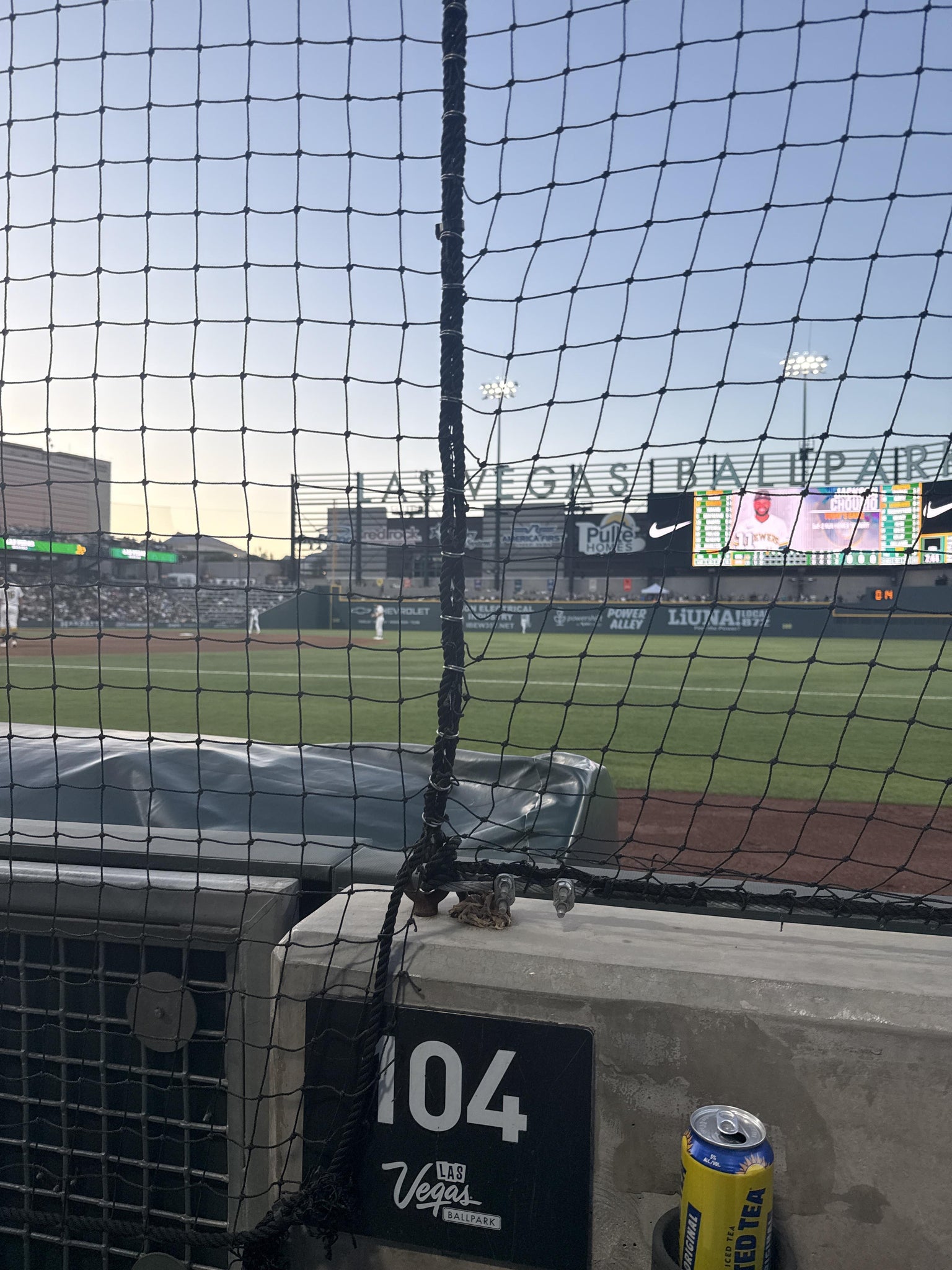 Vue réelle des fans prise de la Section 104 au site Las Vegas Ballpark par Jaylynn M