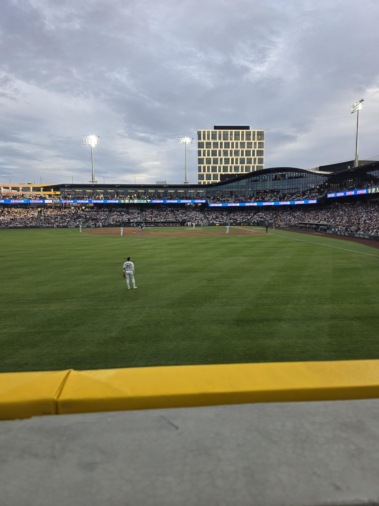 Vue réelle des fans prise de la Section 123 au site Las Vegas Ballpark par Ronald keith P