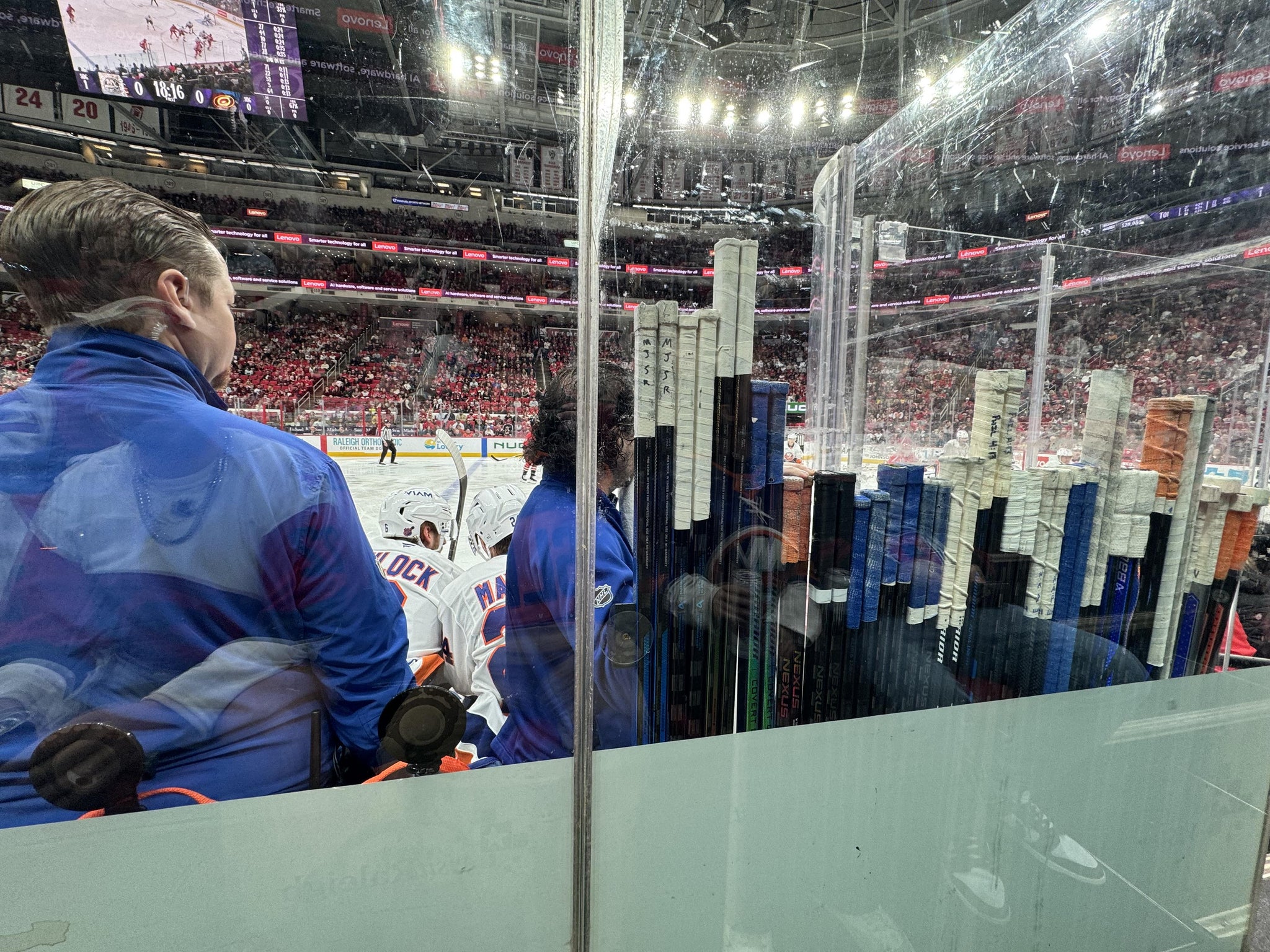 Vue réelle des fans prise de la Section 103 au site Lenovo Center par Eli K
