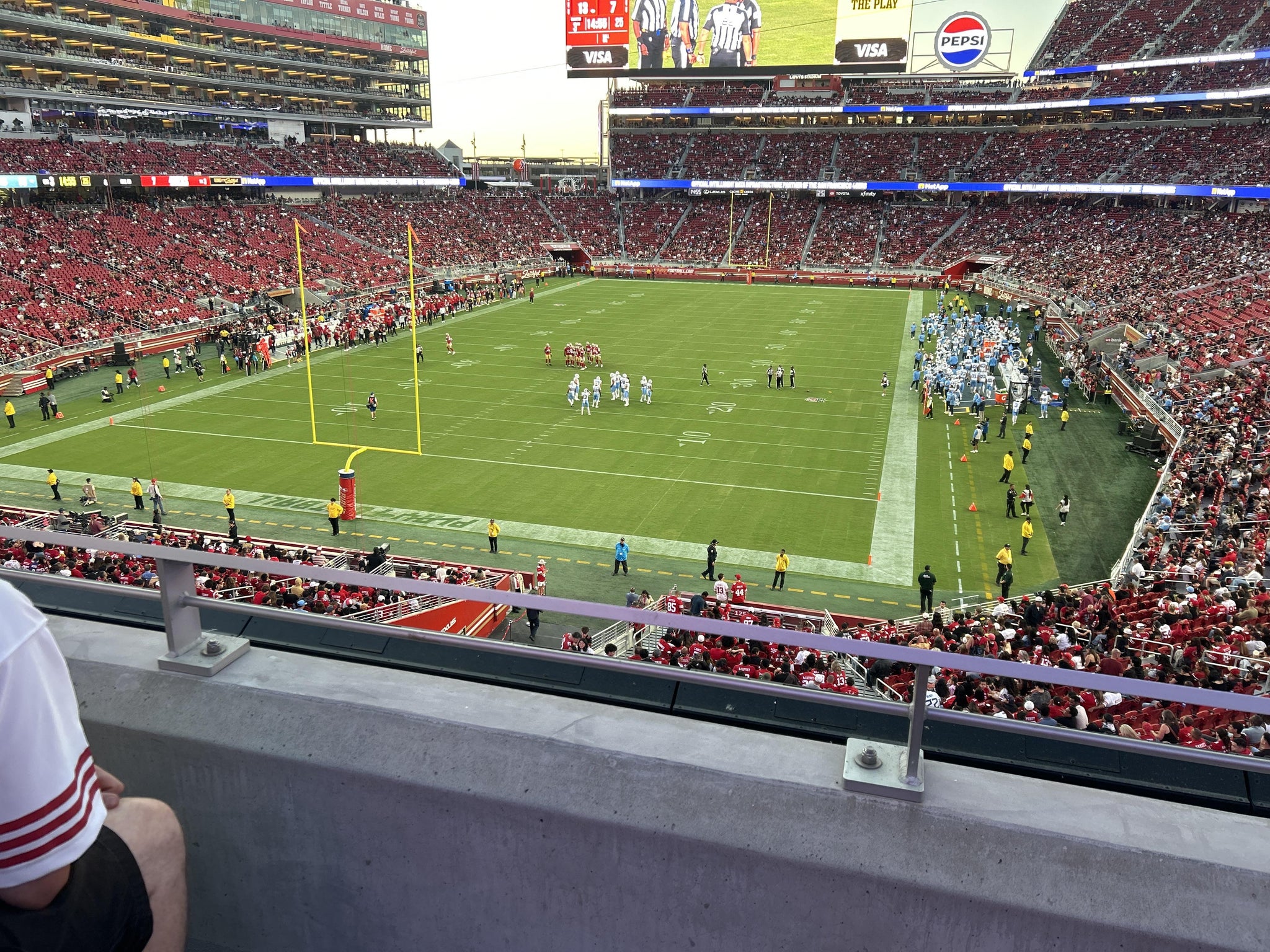 Vue réelle des fans prise de la Section 227 au site Levi's Stadium par Anonymous User
