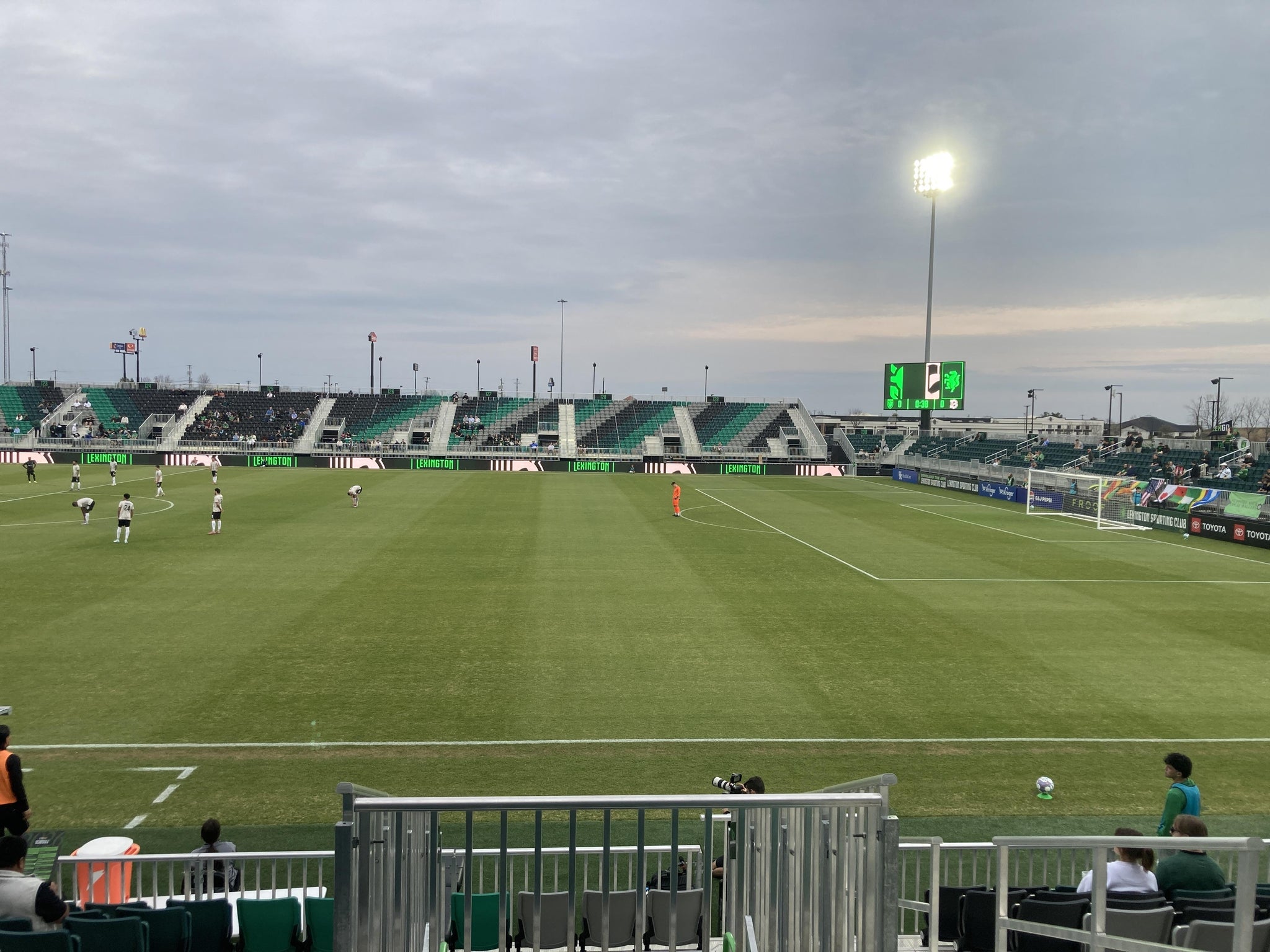 Vue réelle des fans prise de la Section 103 au site Lexington Sporting Club Stadium par William L
