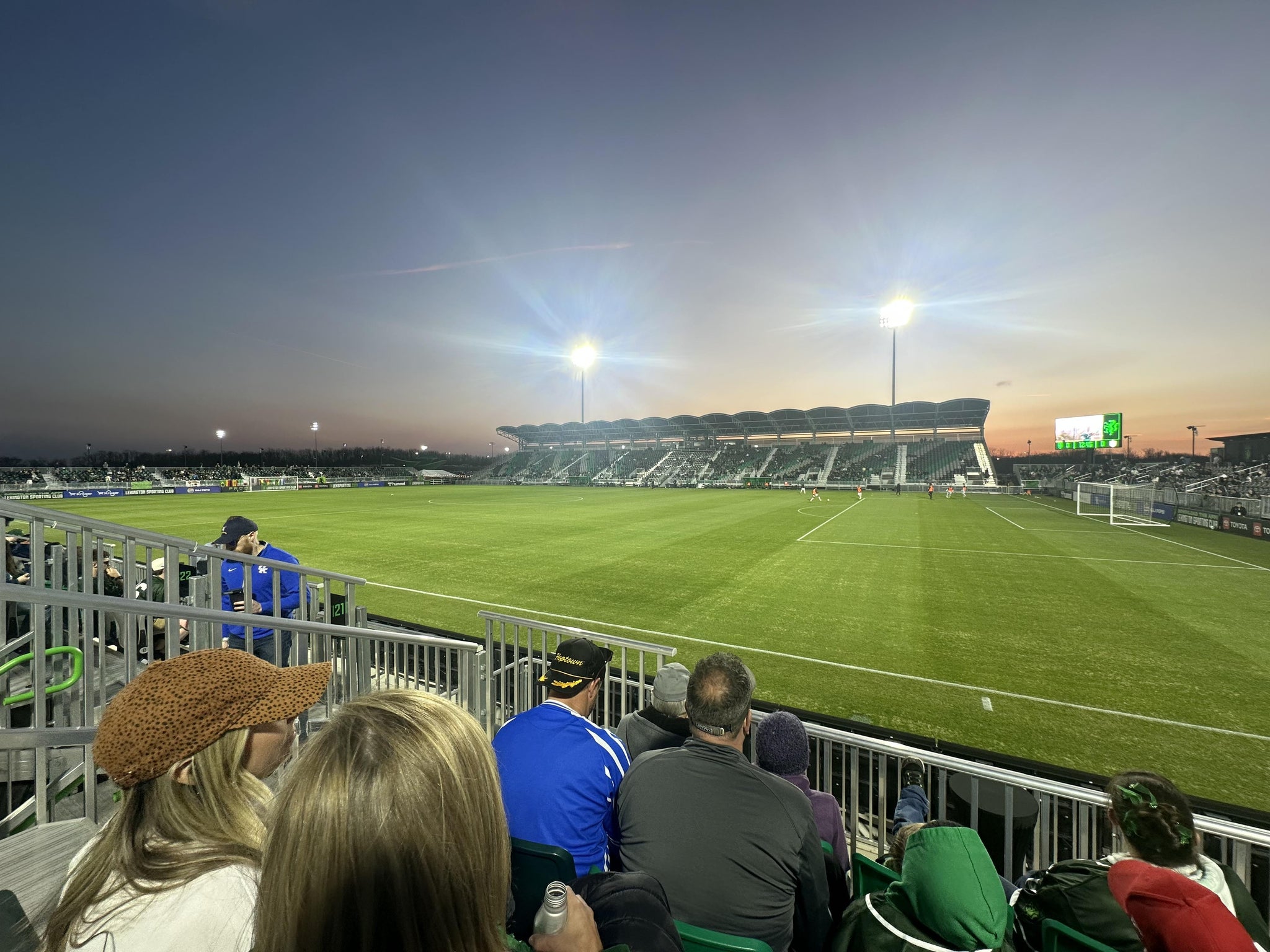 Vue réelle des fans prise de la Section 121 au site Lexington Sporting Club Stadium par Christopher D
