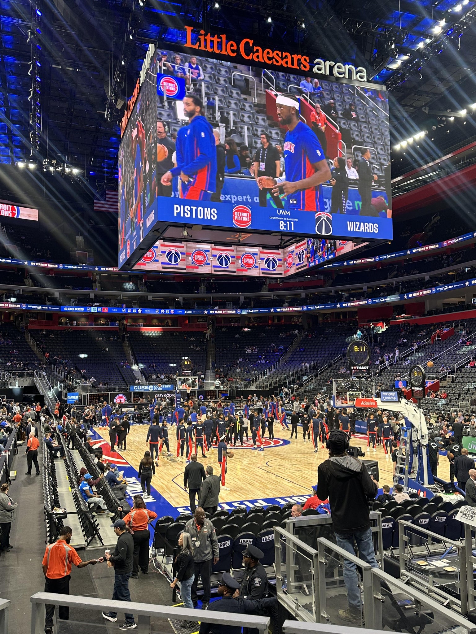 Vue réelle des fans prise de la Section 104 au site Little Caesars Arena par Craig D