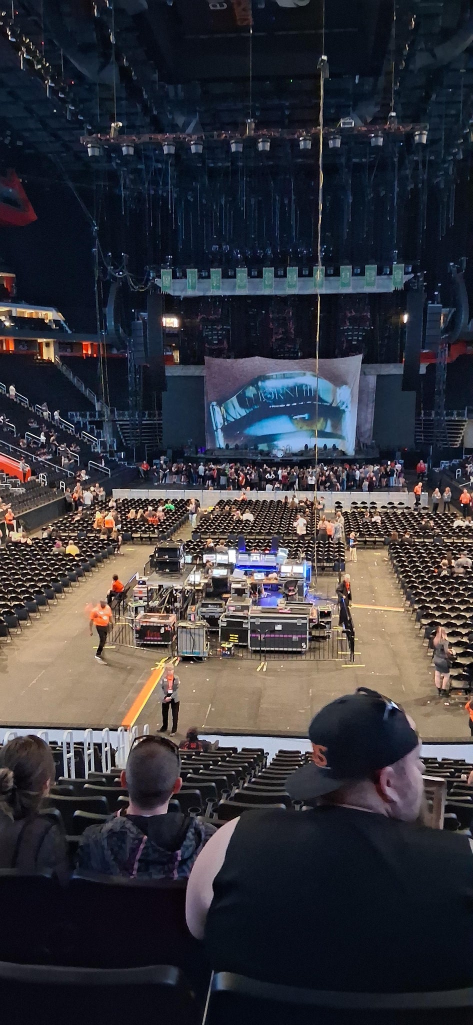 Vue réelle des fans prise de la Section 115 au site Little Caesars Arena par Venus S