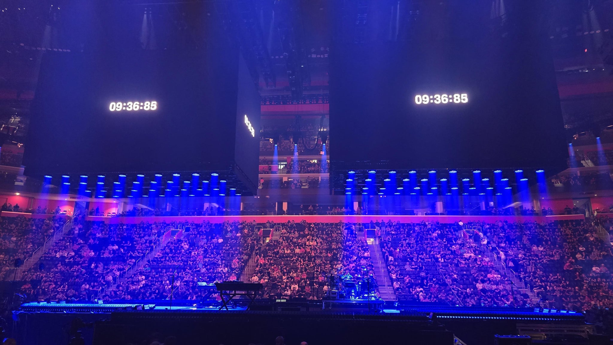 Vue réelle des fans prise de la Section 122 au site Little Caesars Arena par Dharamjit s R