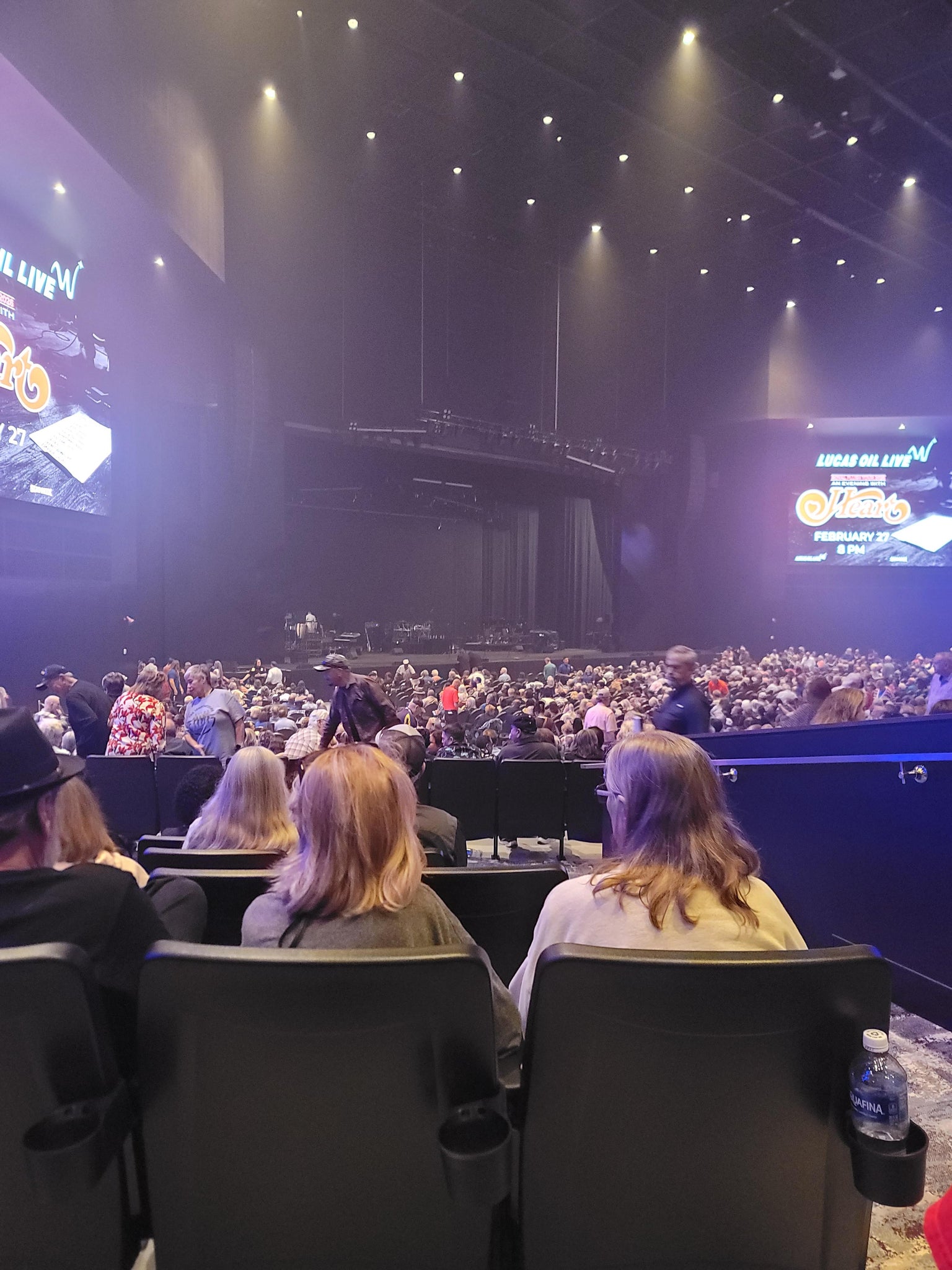 Vue réelle des fans prise de la Section 305 au site Lucas Oil Live at WinStar World Casino and Resort par Shaun M