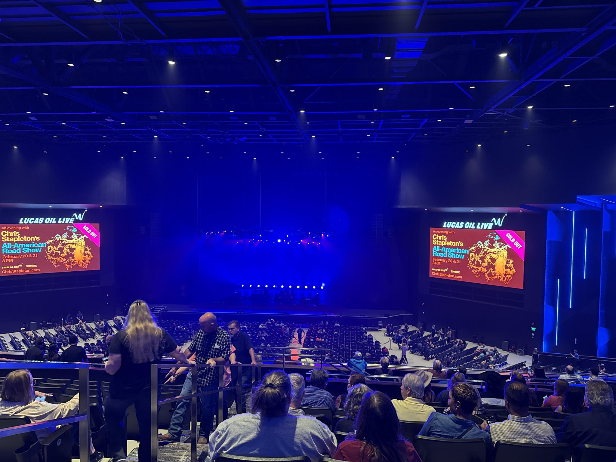 Vue réelle des fans prise de la Section 403 au site Lucas Oil Live at WinStar World Casino and Resort par Amanda E