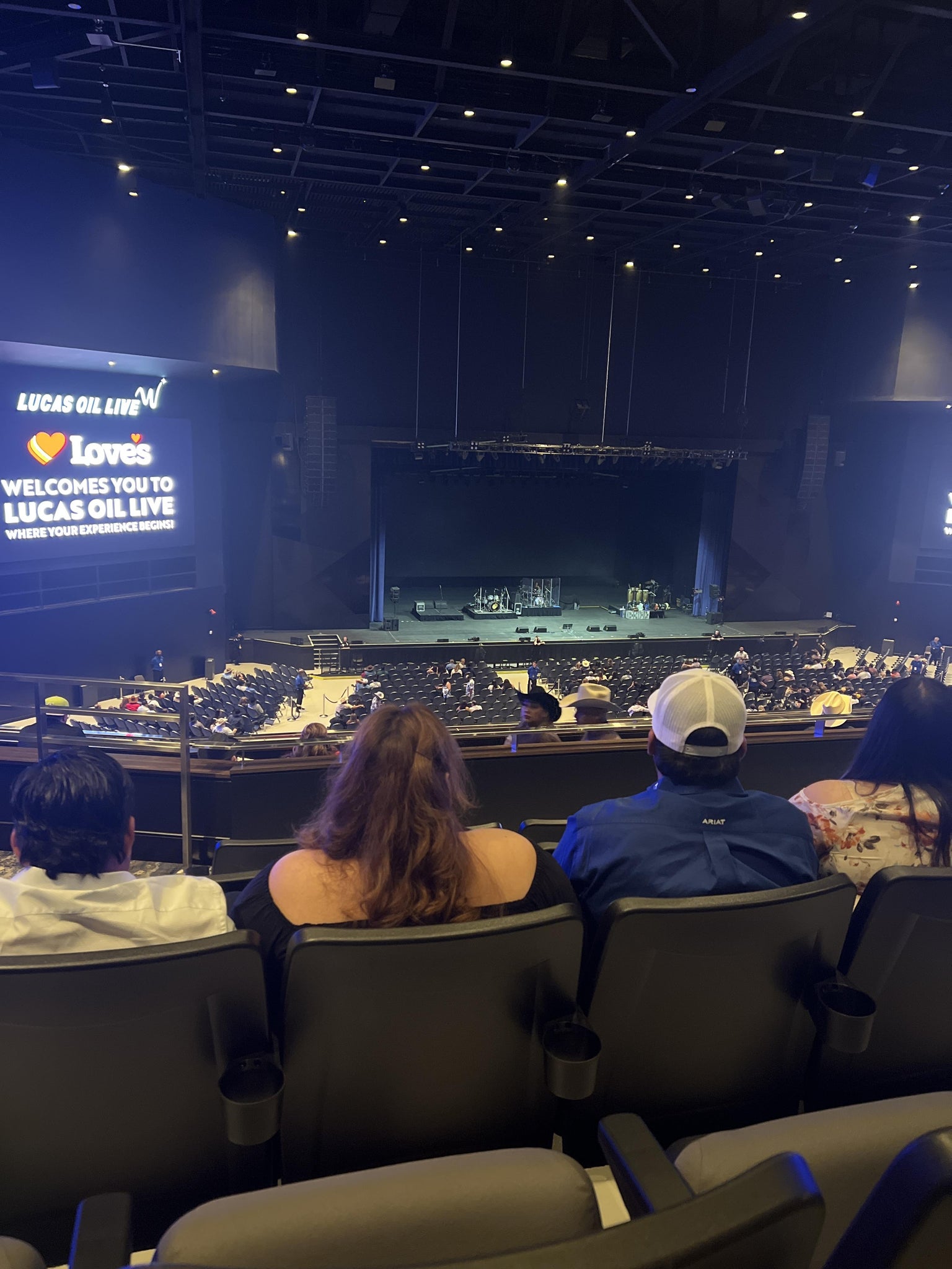 Vue réelle des fans prise de la Section 405 au site Lucas Oil Live at WinStar World Casino and Resort par Crystal R
