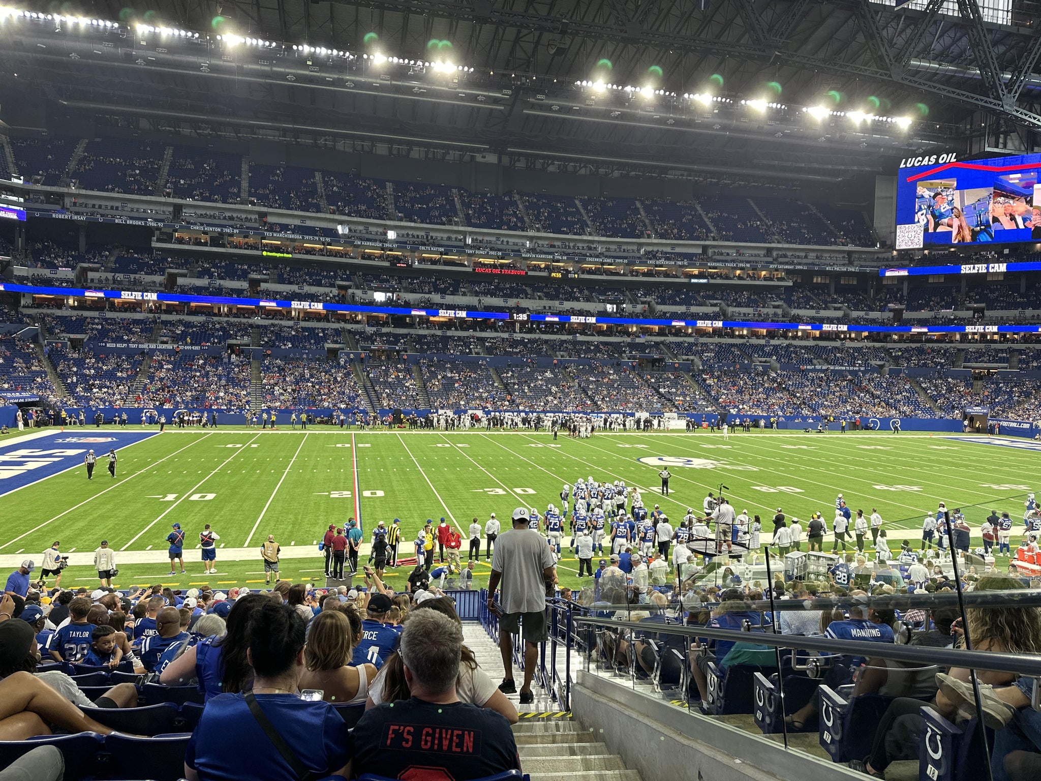 Vue réelle des fans prise de la Section 143 au site Lucas Oil Stadium par Kyle O