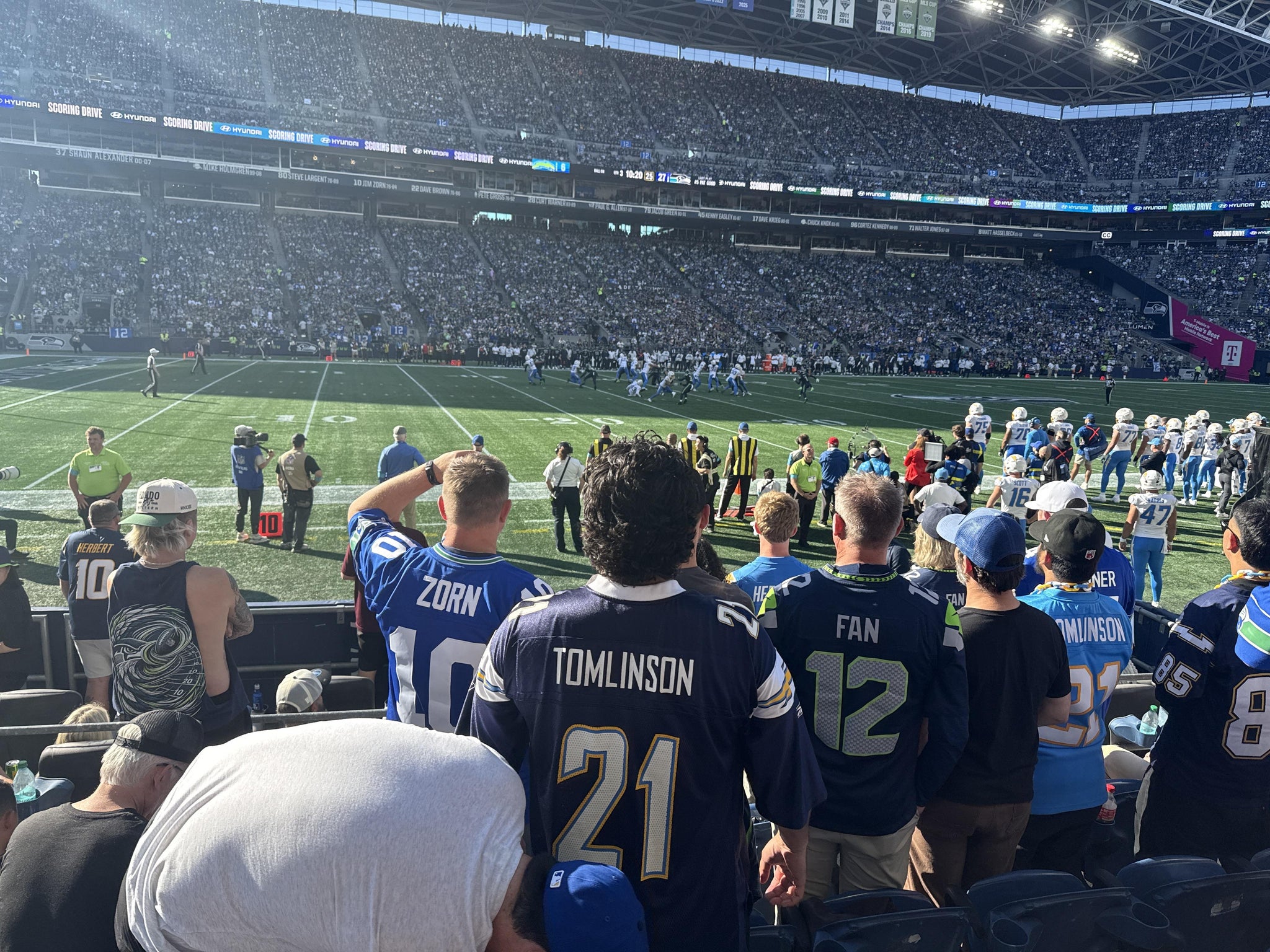 Vue réelle des fans prise de la Section 112 au site Lumen Field par Anonymous User