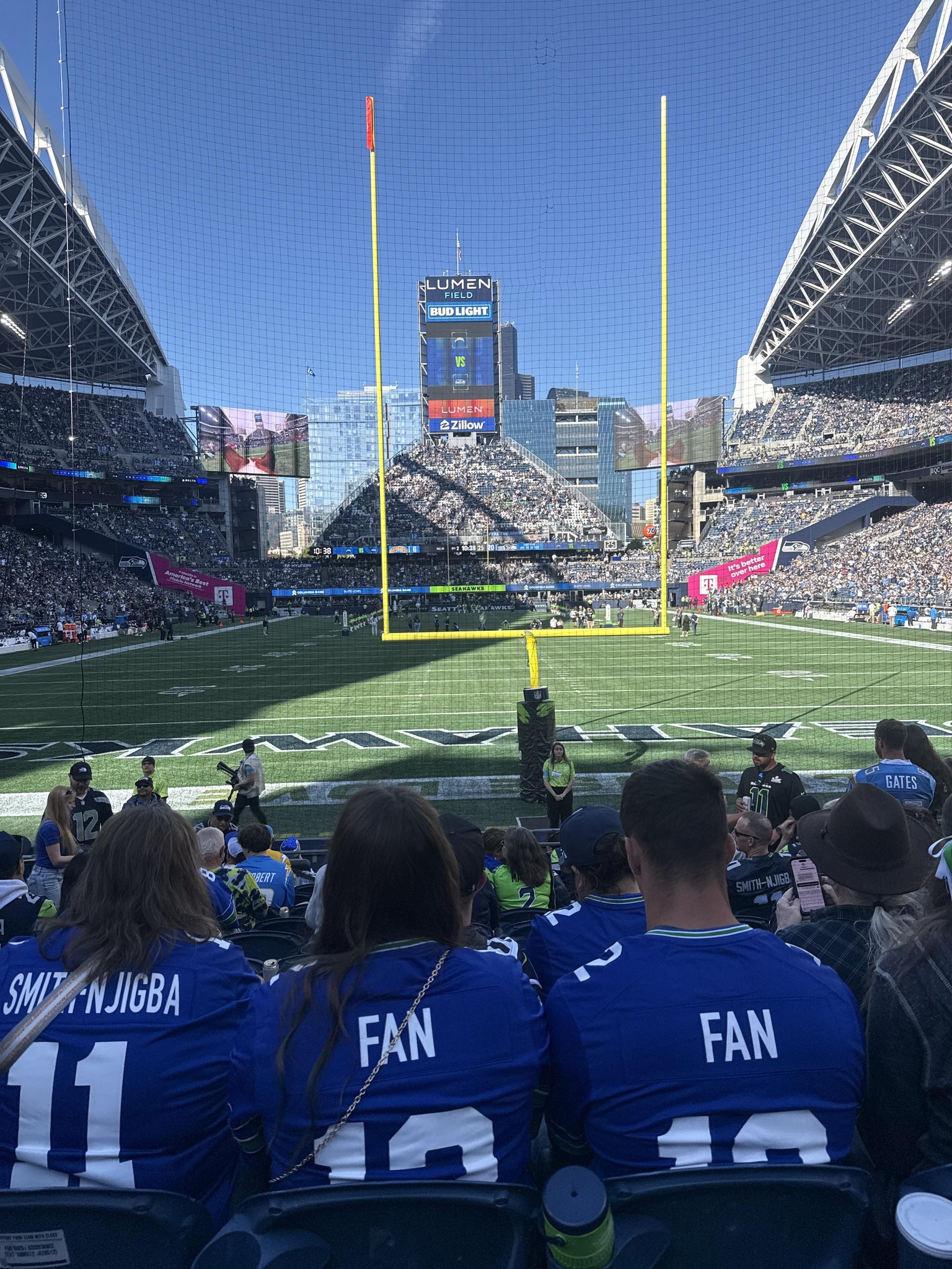 Vue réelle des fans prise de la Section 122 au site Lumen Field par Anonymous User