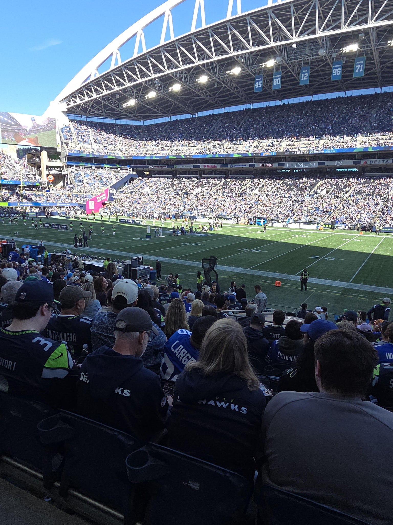 Vue réelle des fans prise de la Section 132 au site Lumen Field par Sanford F