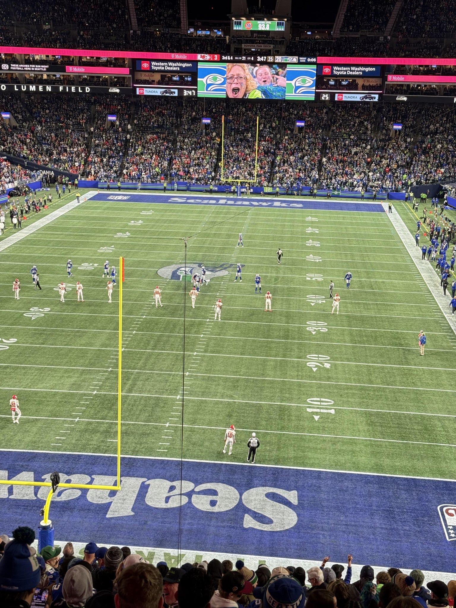 Vue réelle des fans prise de la Section 147 au site Lumen Field par Larry M