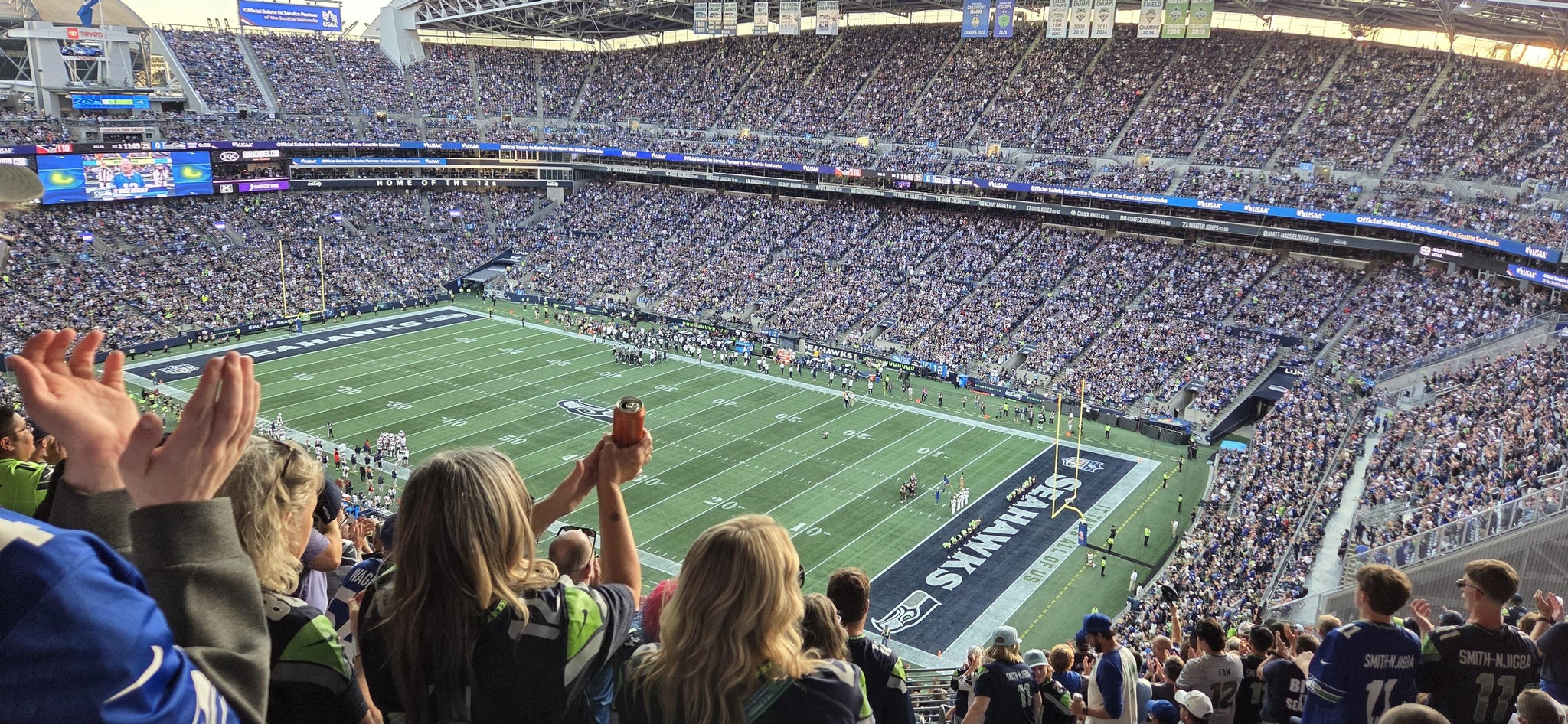 Vue réelle des fans prise de la Section 303 au site Lumen Field par Chris B
