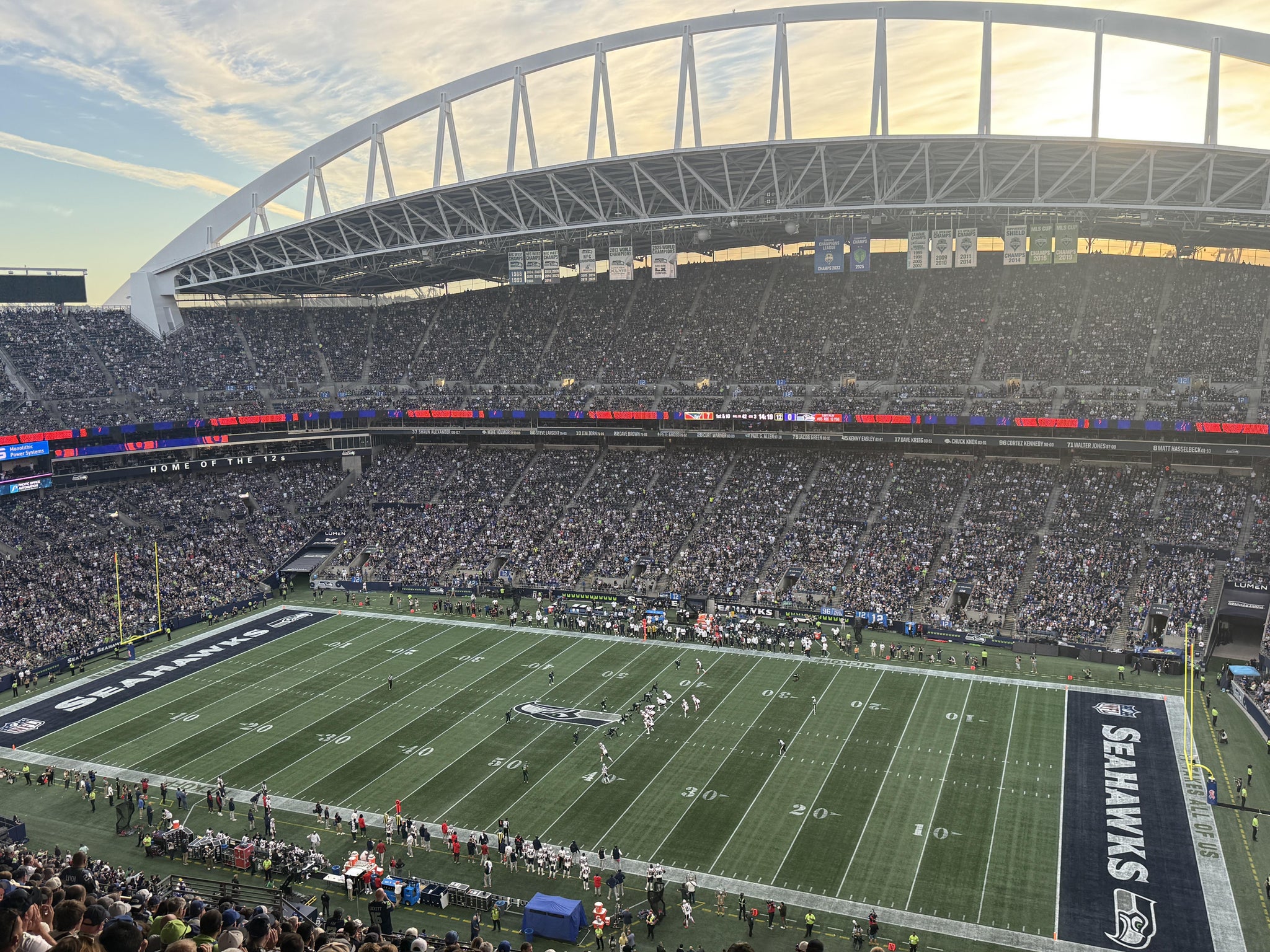 Vue réelle des fans prise de la Section 305 au site Lumen Field par Fred S