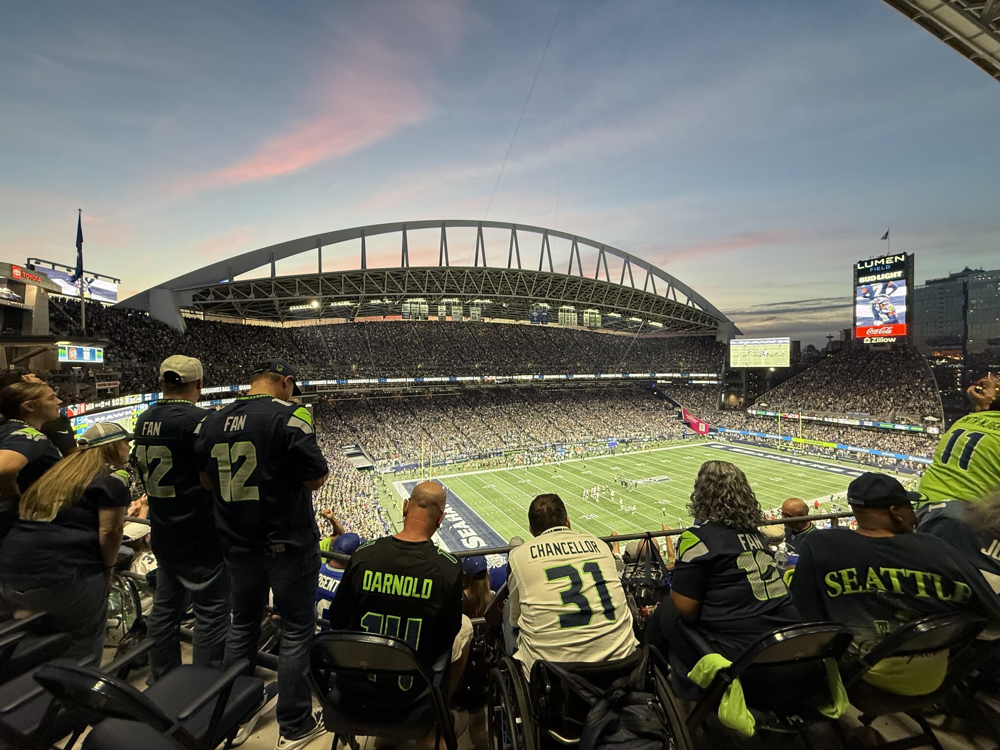 Vue réelle des fans prise de la Section 315 au site Lumen Field par Justin B