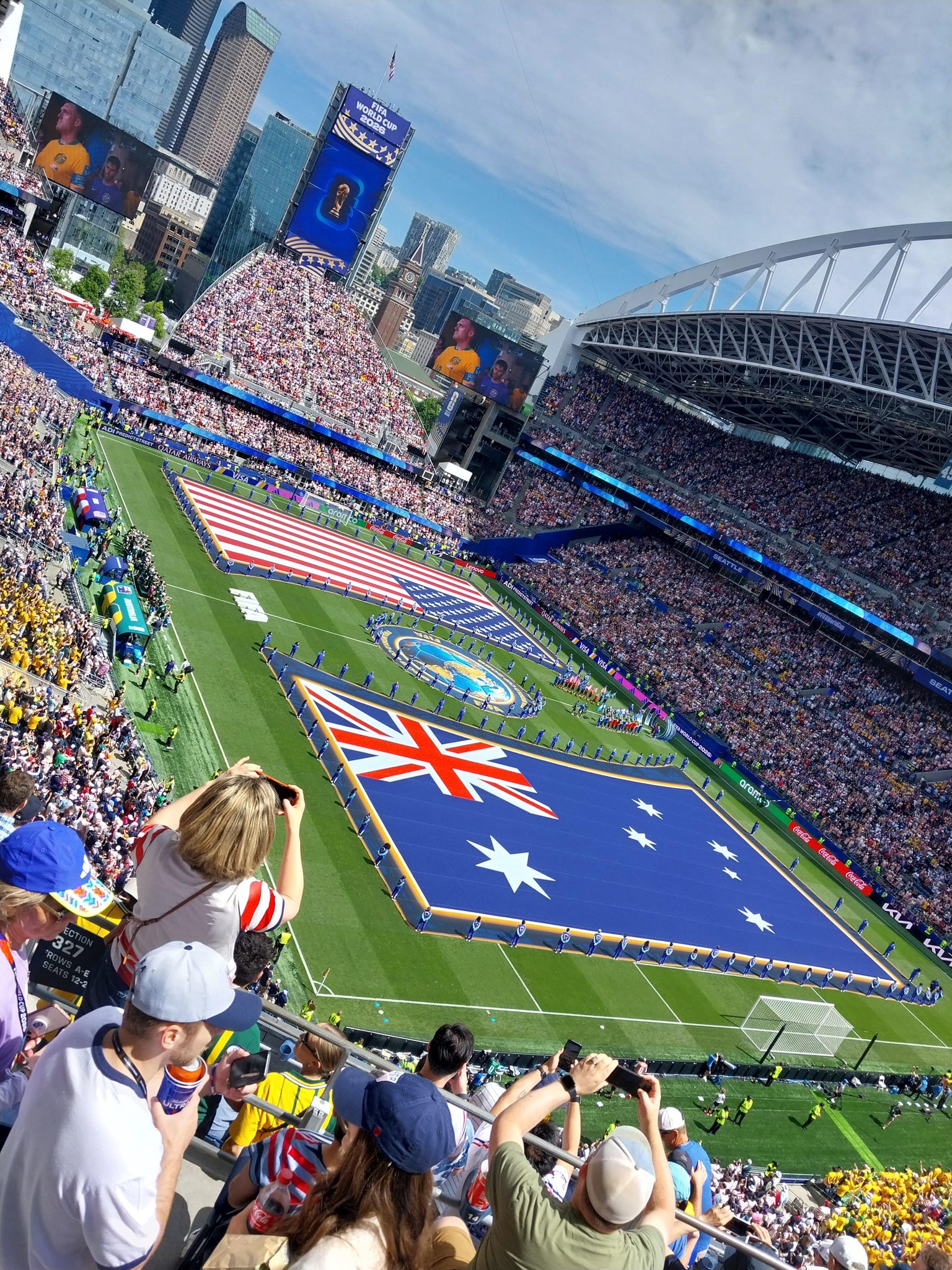 Vue réelle des fans prise de la Section 327 au site Lumen Field par Stephen D
