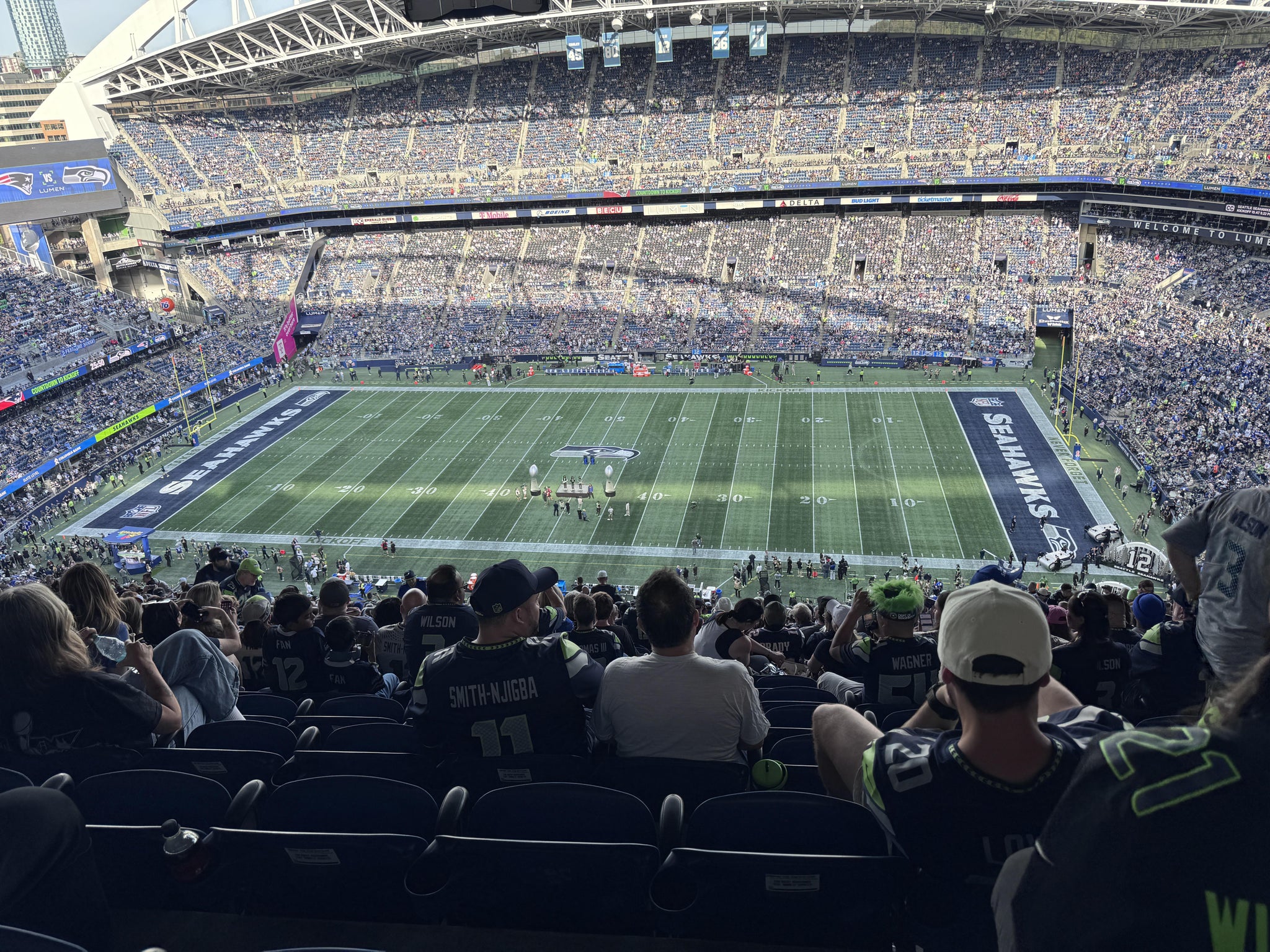 Vue réelle des fans prise de la Section 333 au site Lumen Field par Michael C