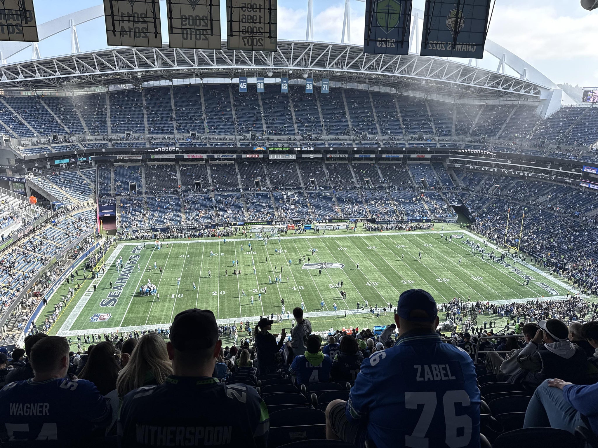Vue réelle des fans prise de la Section 337 au site Lumen Field par Anonymous User