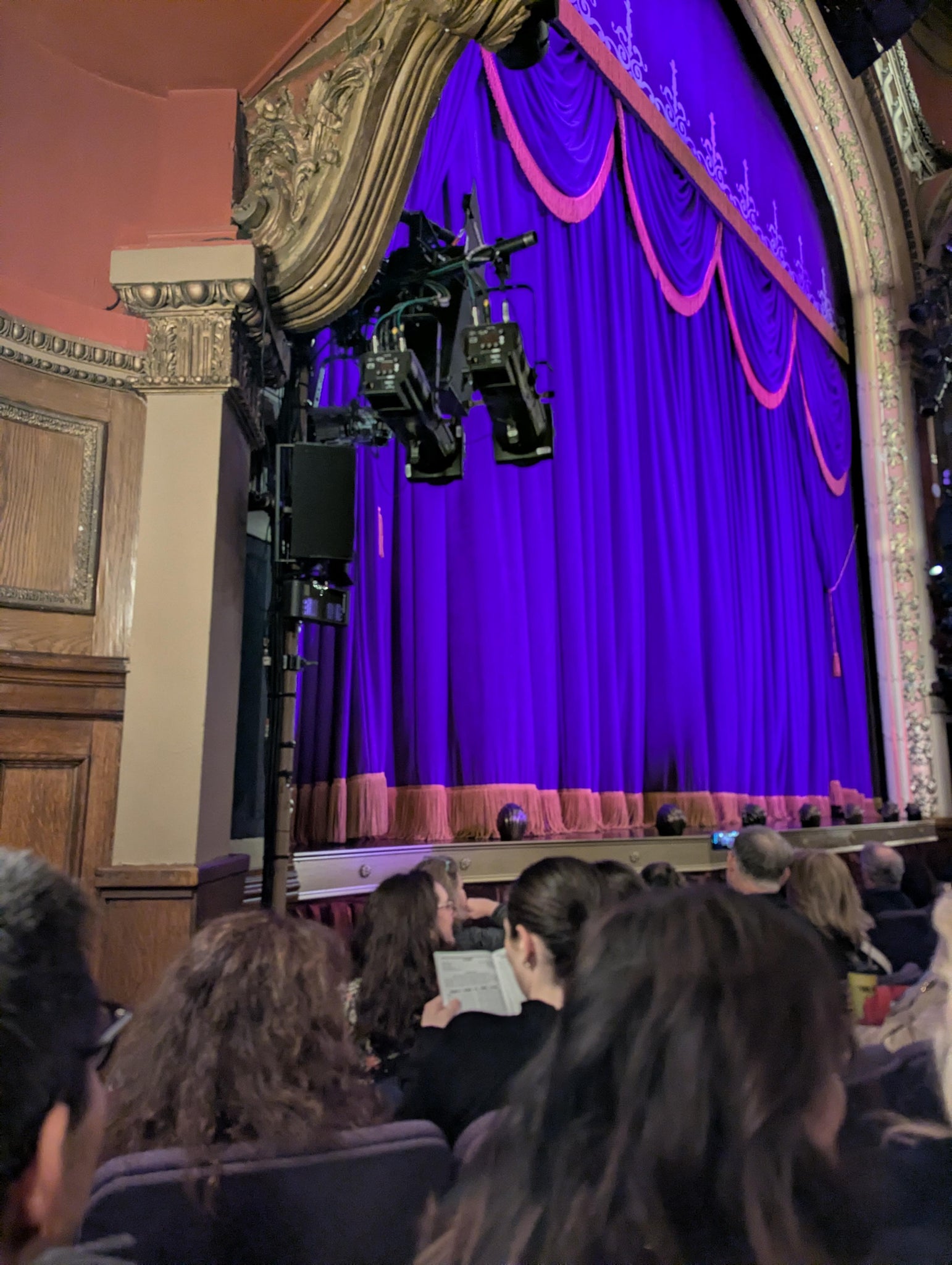 Vue réelle des fans prise de la Orchestra Left au site Lyceum Theatre par Grant G