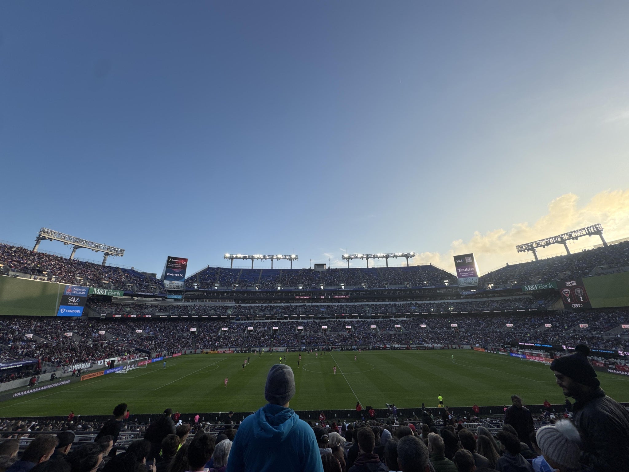 Vue réelle des fans prise de la Section 100 au site M&T Bank Stadium par Karyzza B
