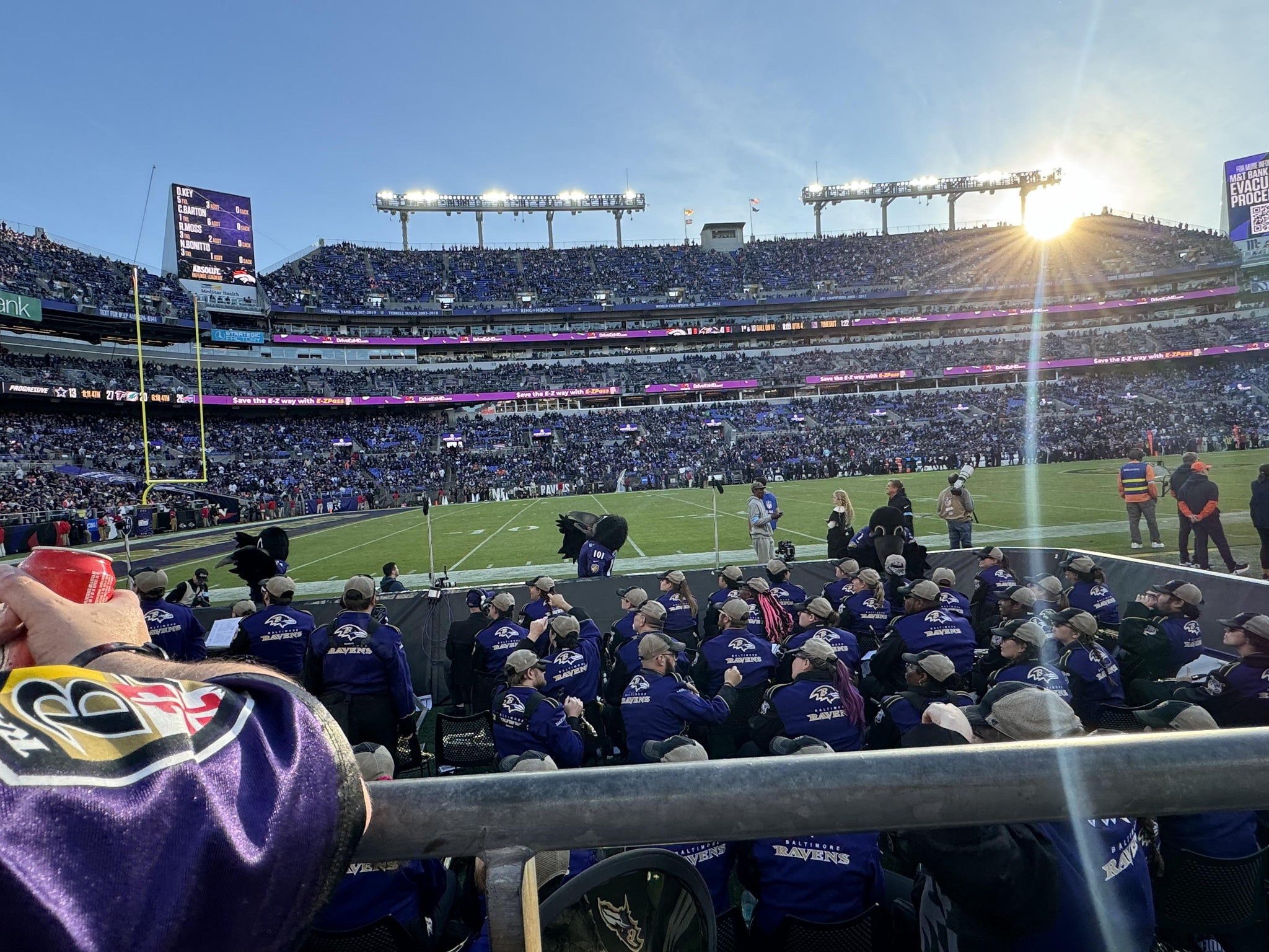 Vue réelle des fans prise de la Section 102 au site M&T Bank Stadium par Harold H