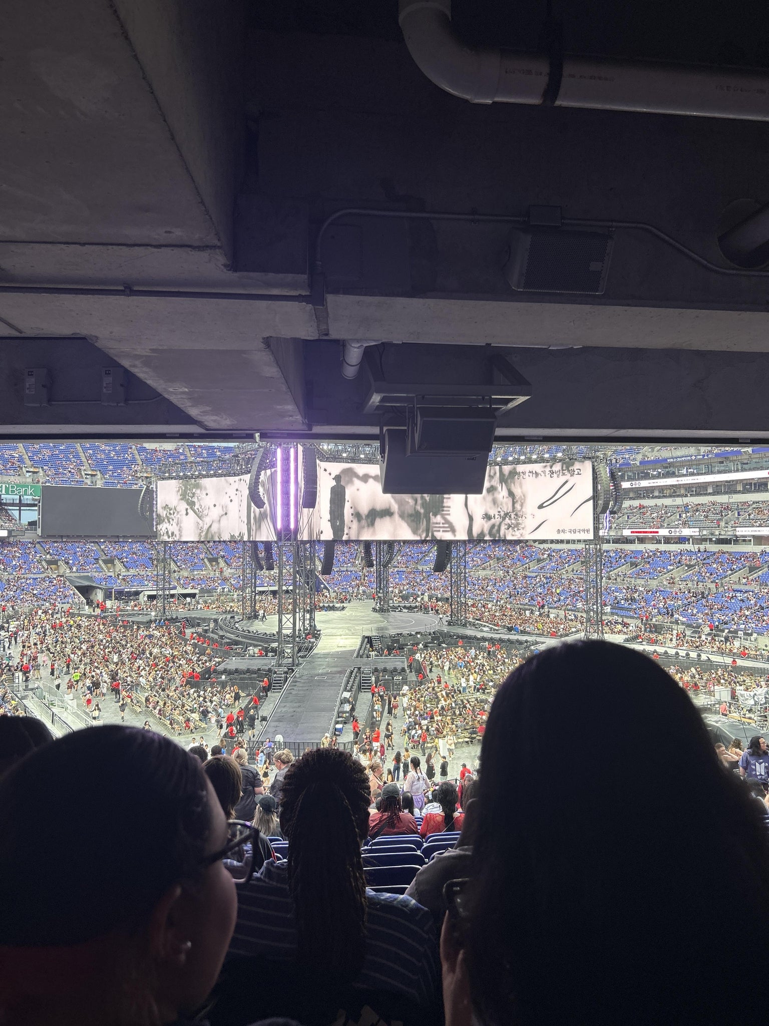 Vue réelle des fans prise de la Section 144 au site M&T Bank Stadium par Camila P