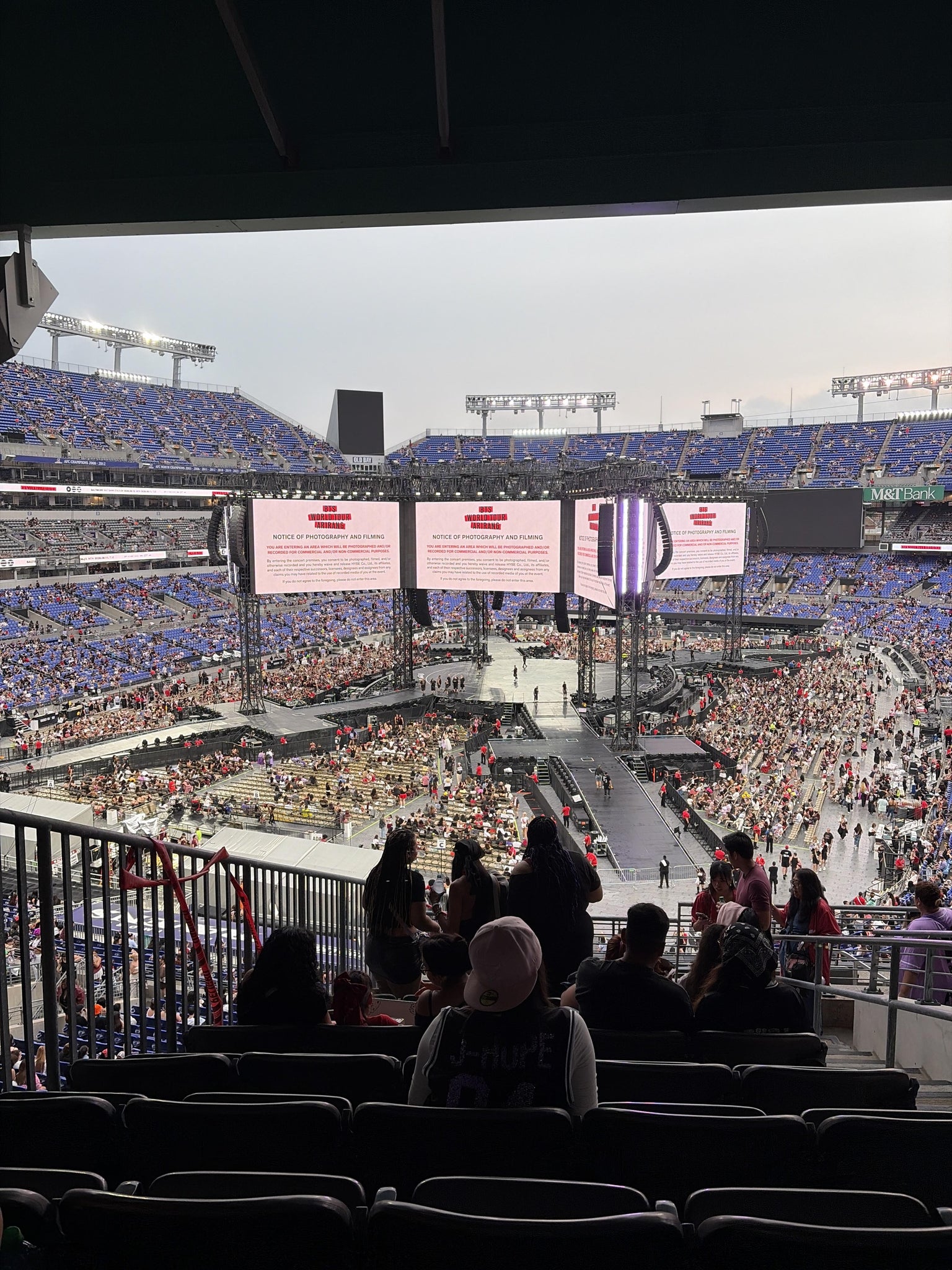 Vue réelle des fans prise de la Section 210 au site M&T Bank Stadium par Susan P