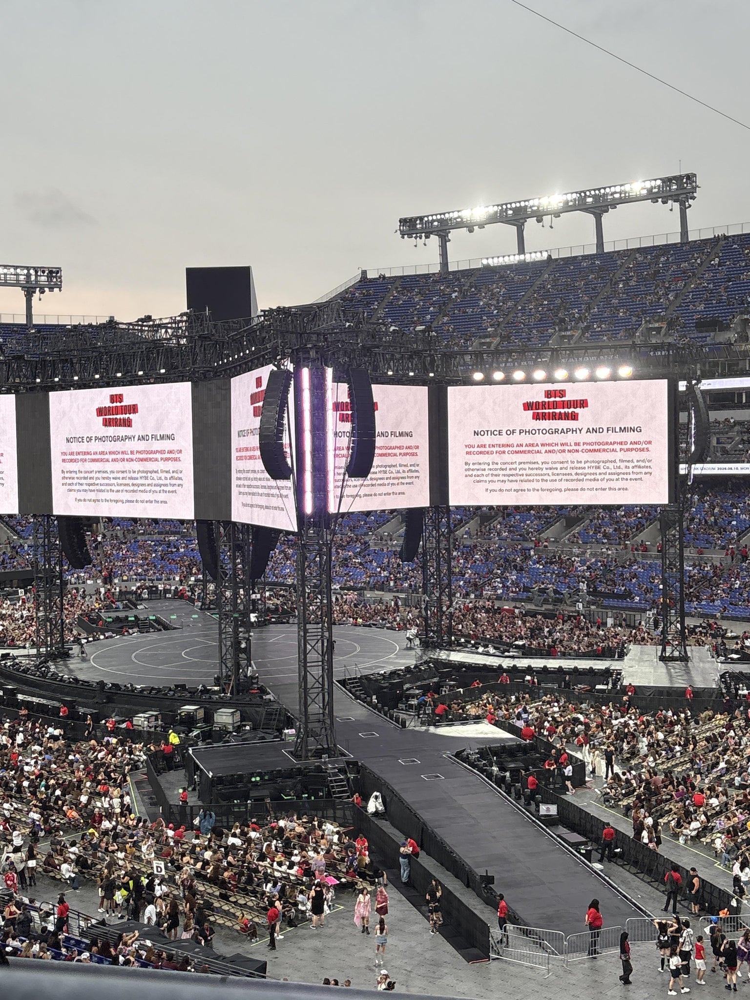 Vue réelle des fans prise de la Section 220 au site M&T Bank Stadium par Riyah C