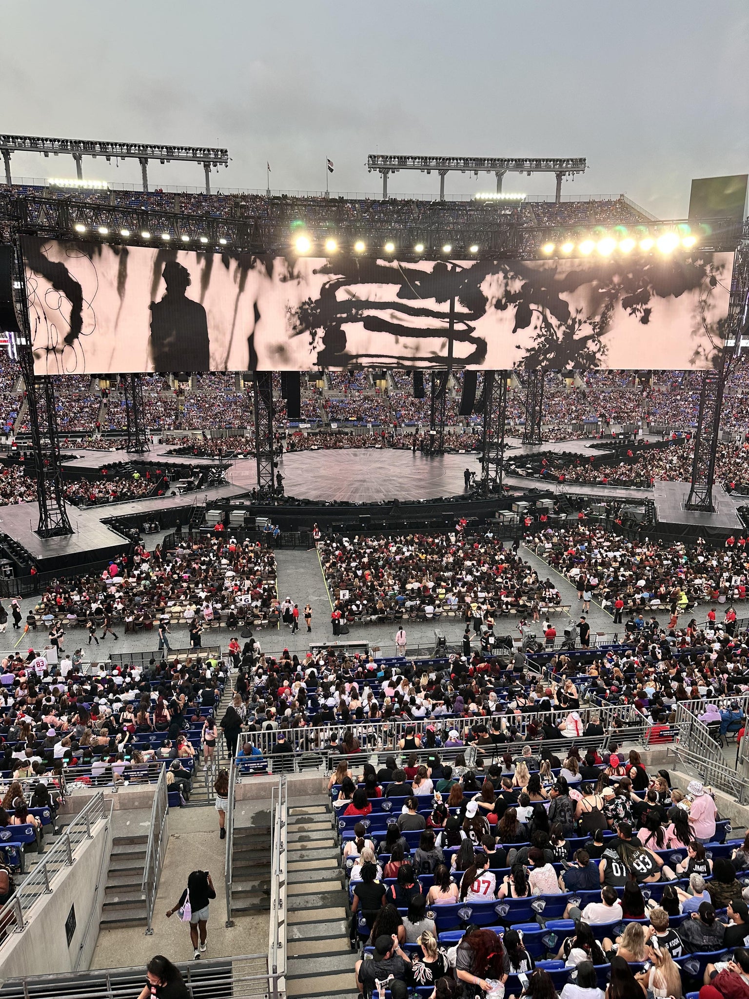 Vue réelle des fans prise de la Section 227 au site M&T Bank Stadium par Samarni T