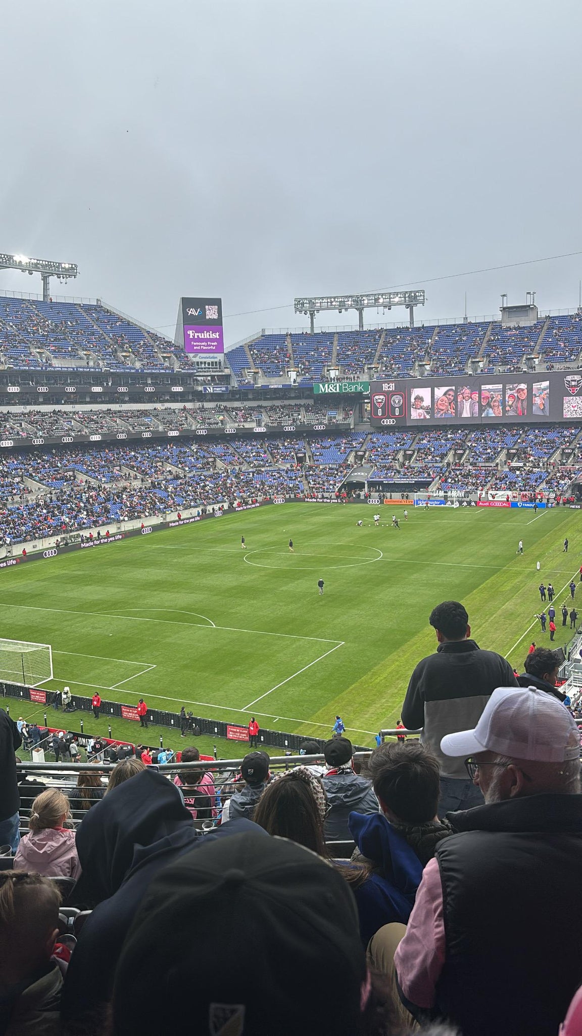 Vue réelle des fans prise de la Section 236 au site M&T Bank Stadium par Edgar M