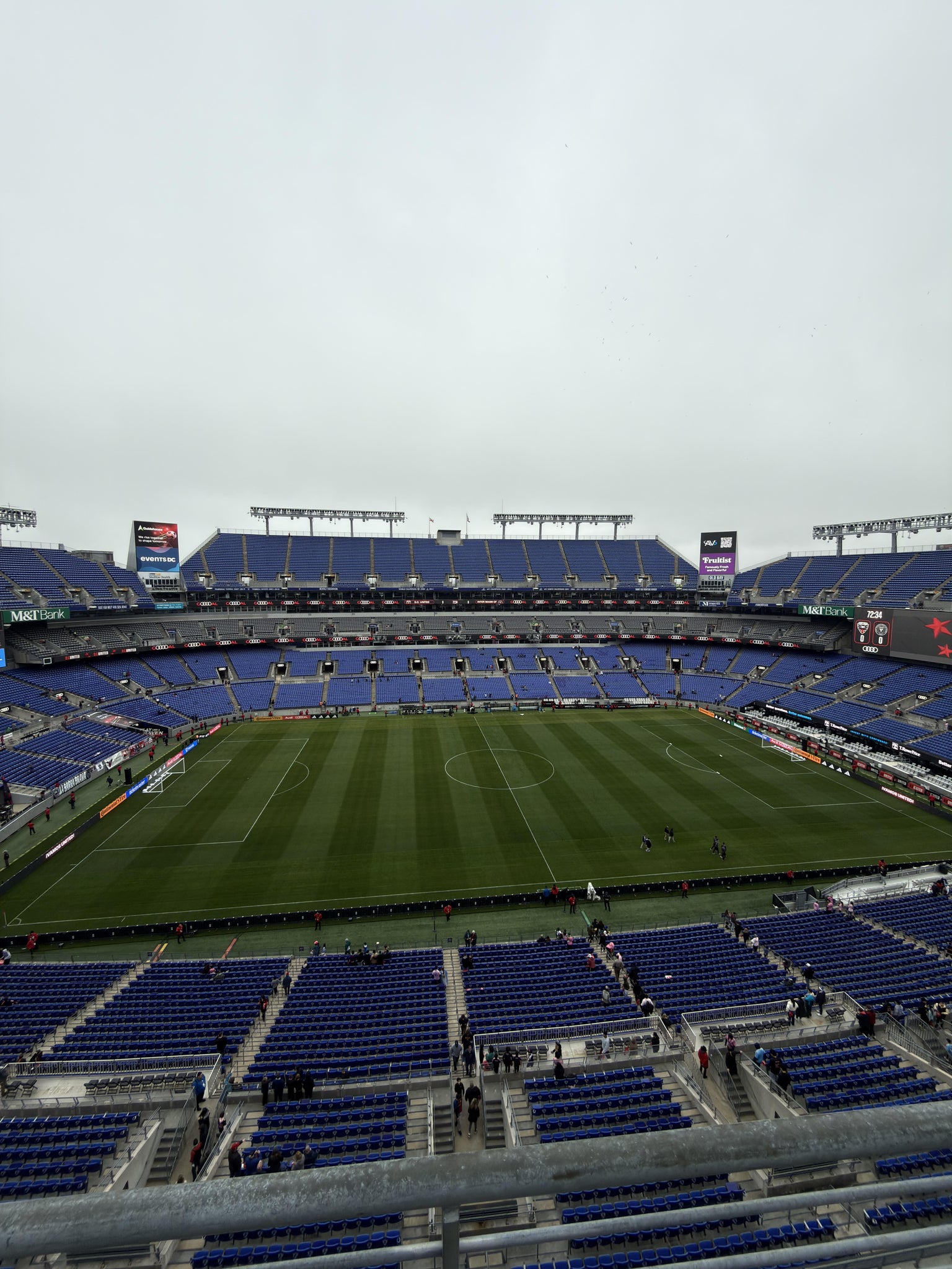 Vue réelle des fans prise de la Section 501 au site M&T Bank Stadium par Ali G