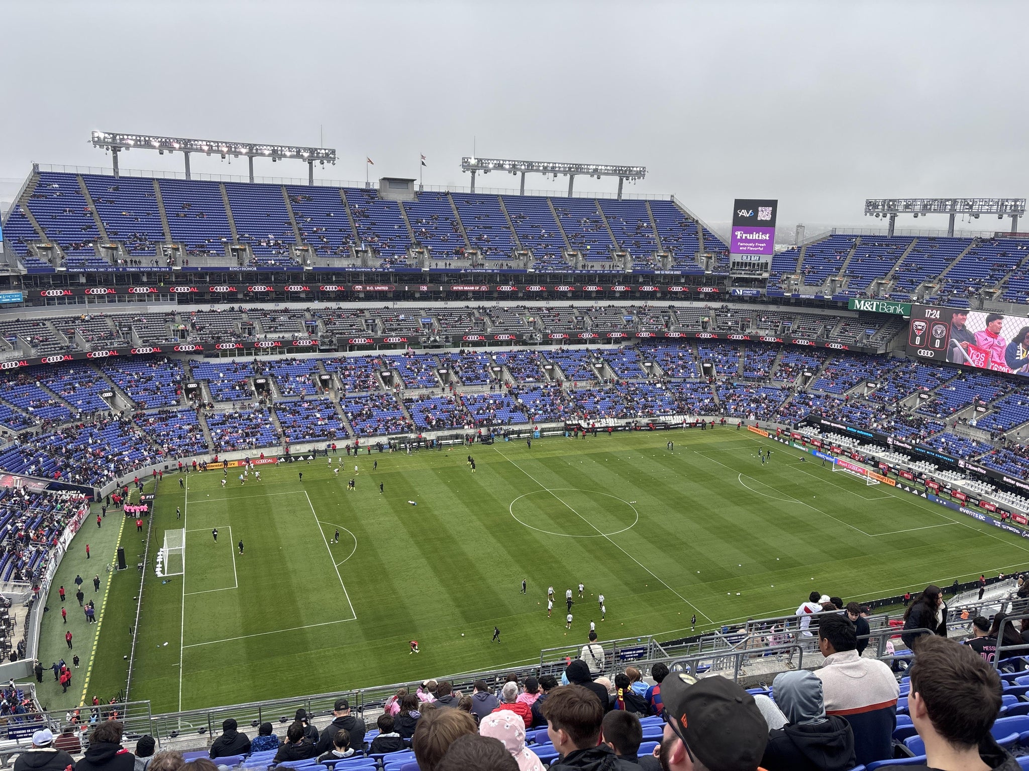 Vue réelle des fans prise de la Section 503 au site M&T Bank Stadium par Beth H