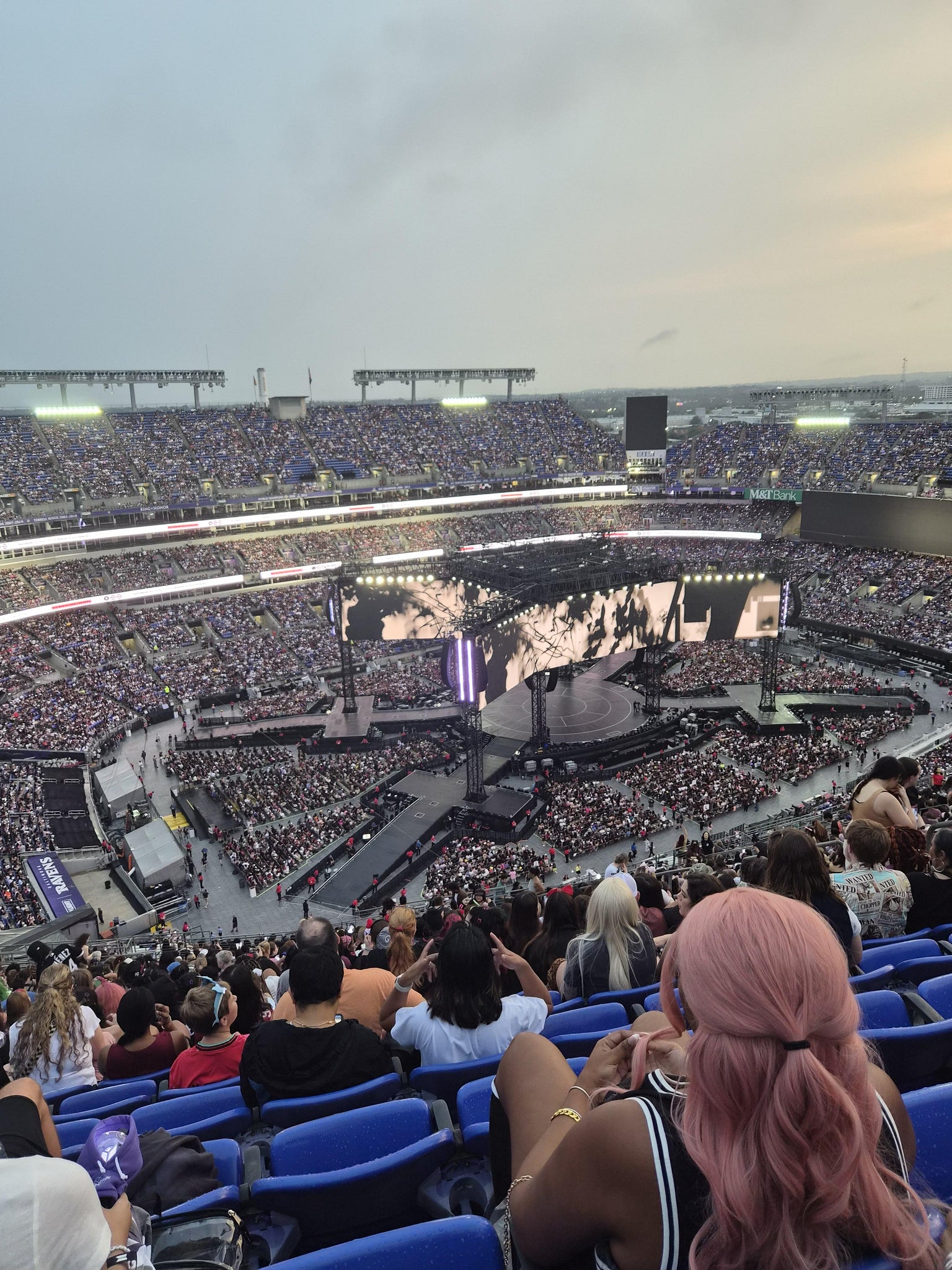 Vue réelle des fans prise de la Section 505 au site M&T Bank Stadium par Viviana L