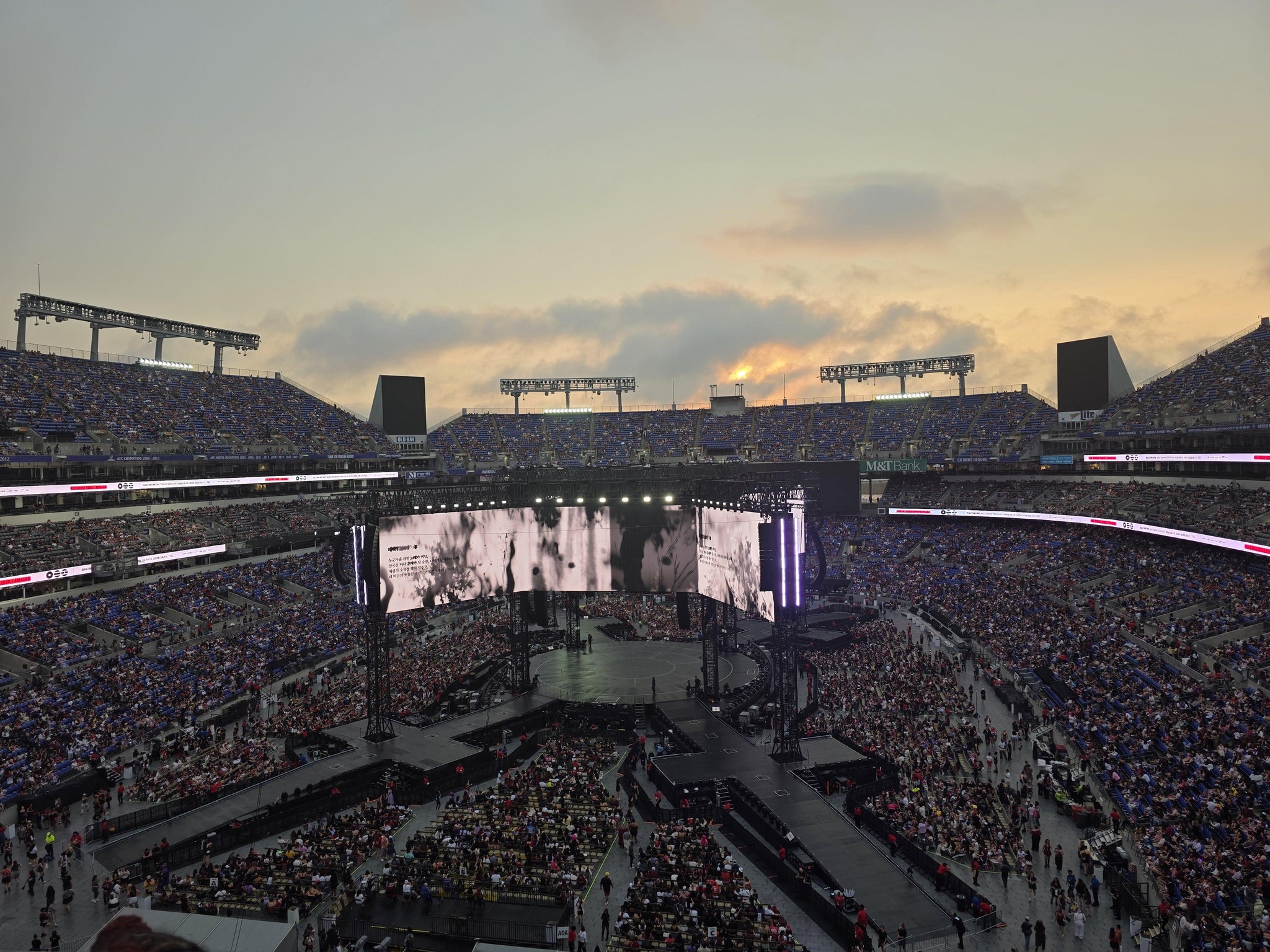Vue réelle des fans prise de la Section 511 au site M&T Bank Stadium par Arianna J